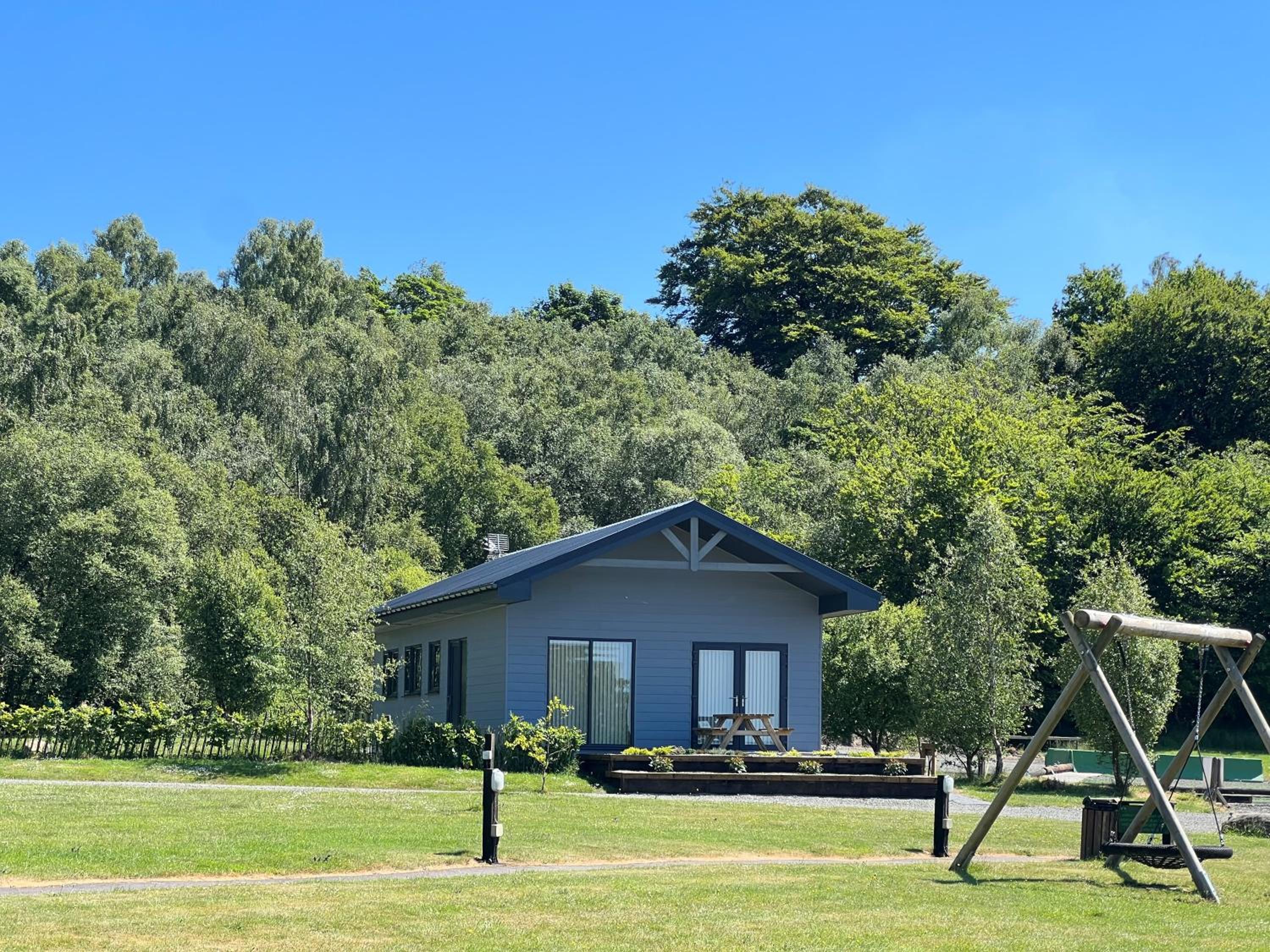 Spacious 3-Bedroom Chalet on Country Estate near Glasgow - sleeps 6