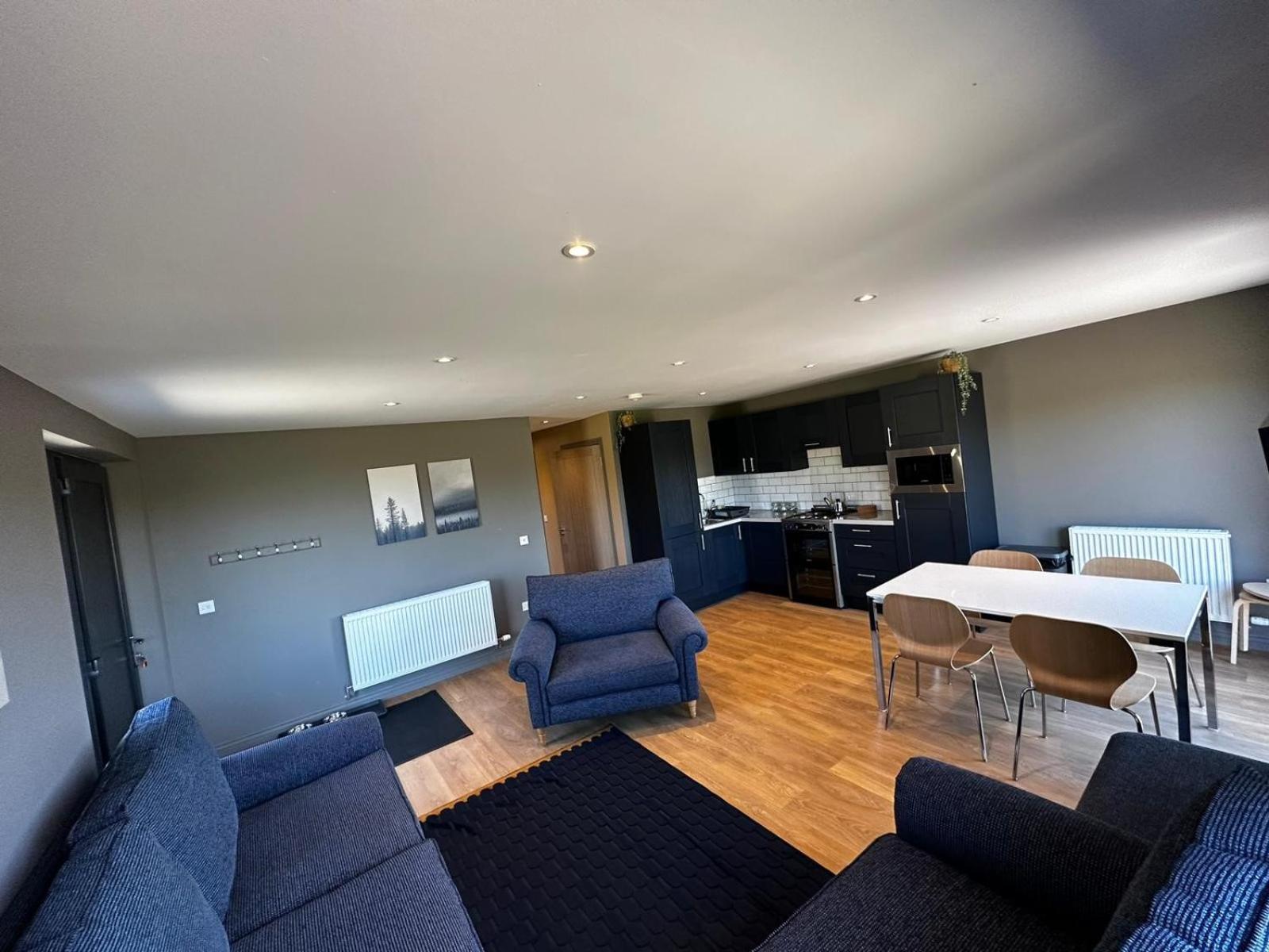 Spacious 3-Bedroom Chalet on Country Estate near Glasgow - sleeps 6