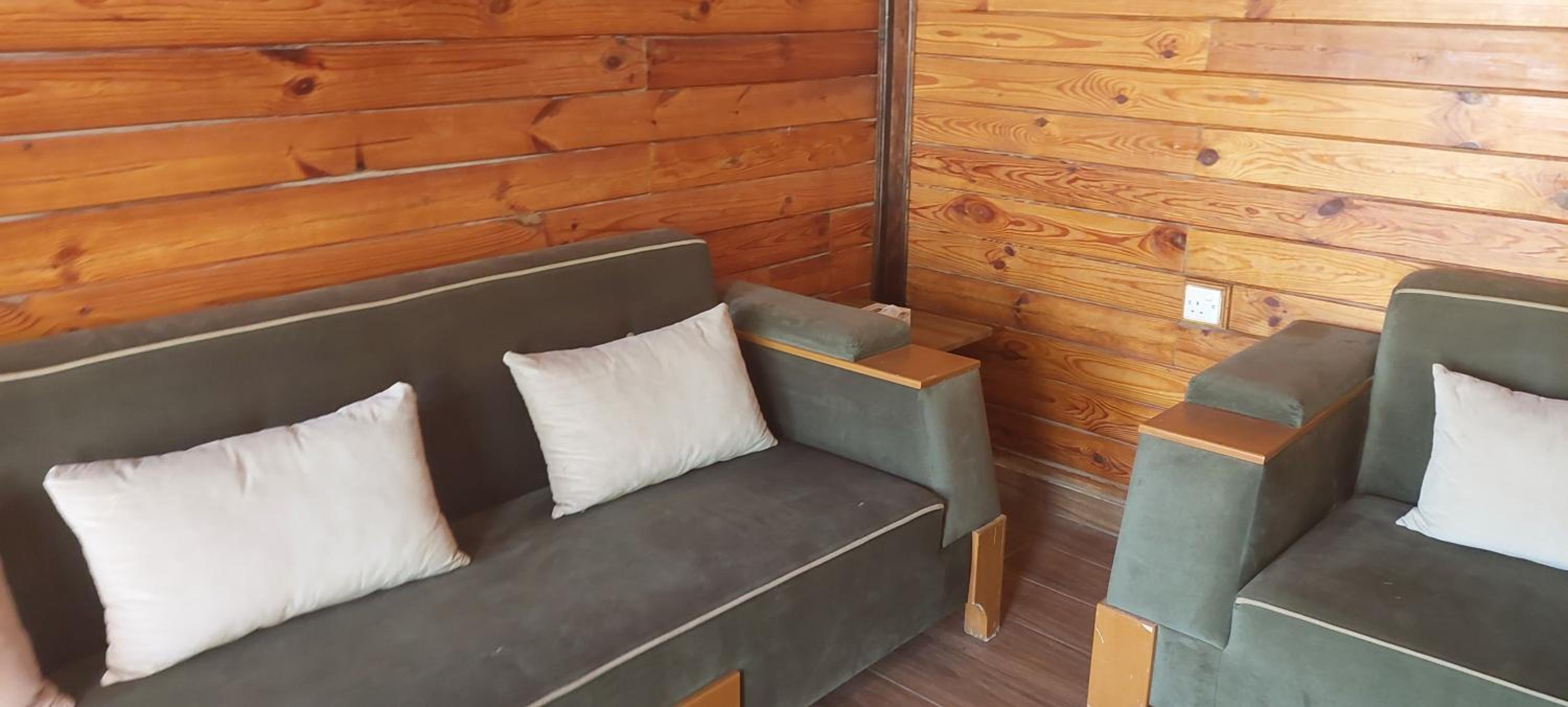 Tola Holiday House Al Rimal