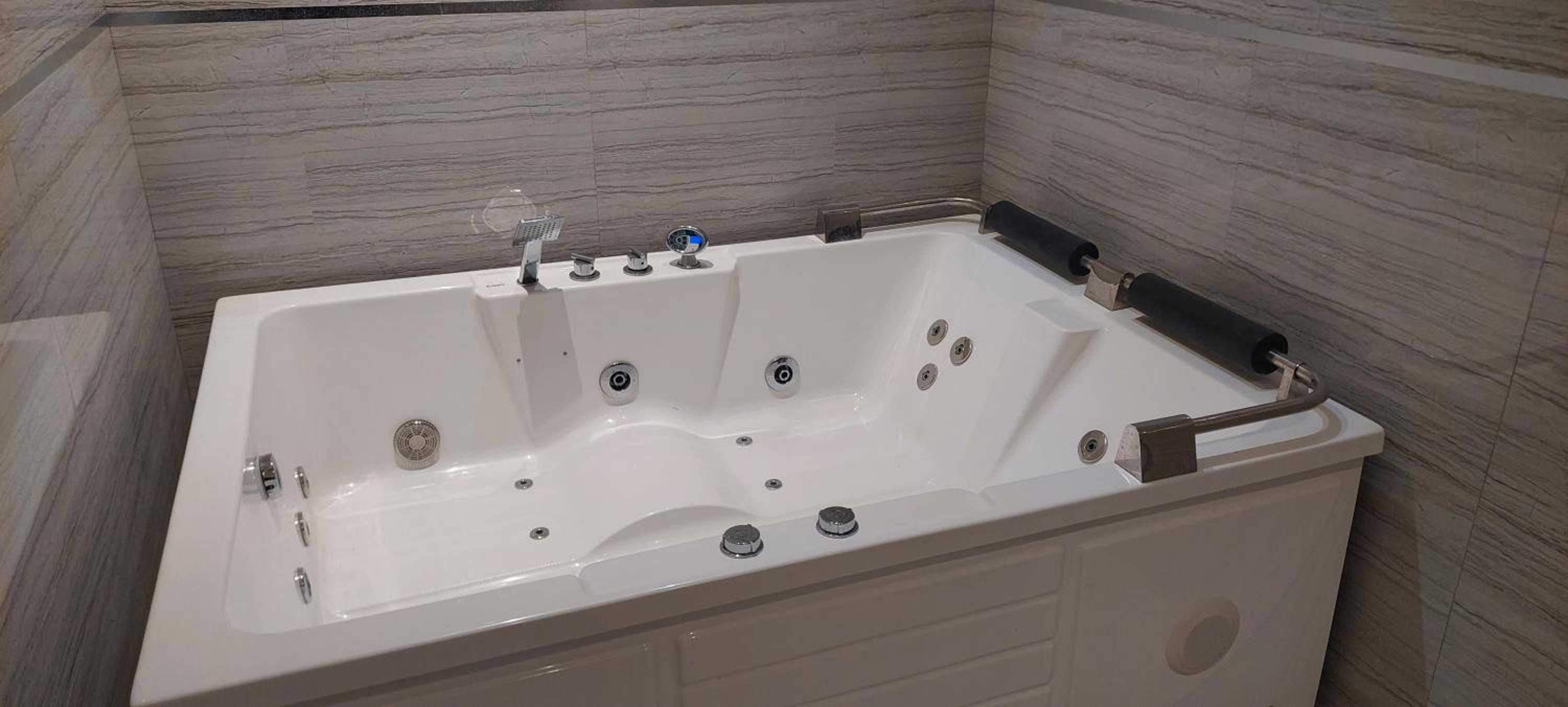 Tola Holiday House Al Rimal