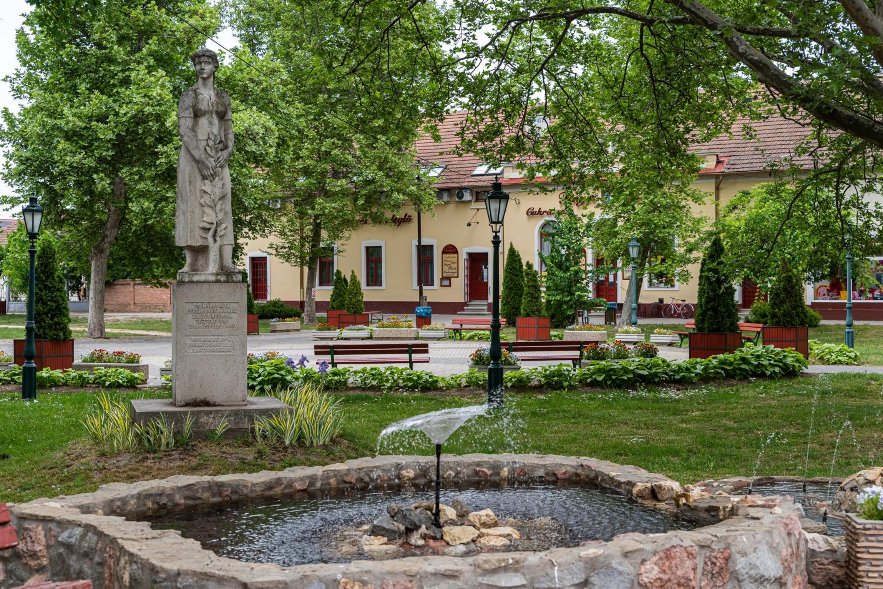 Fényes Vendéglő és Panzió view 4