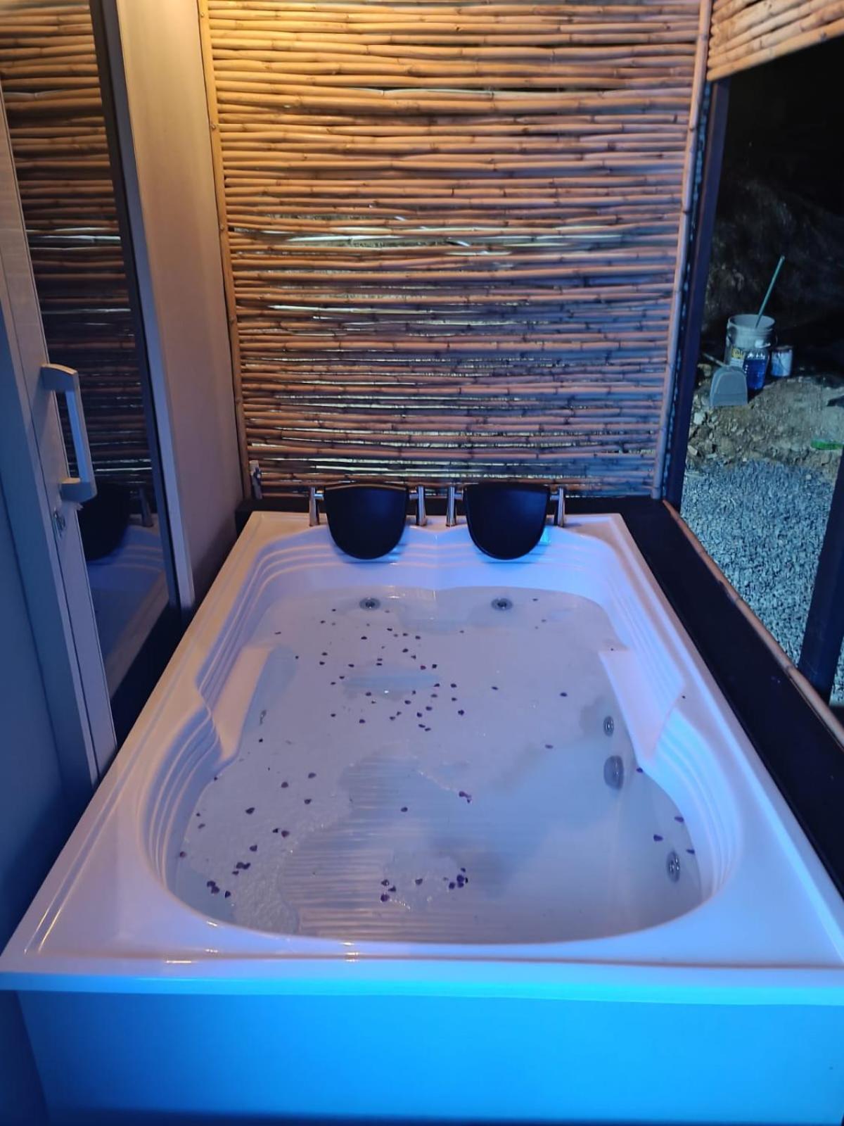 Amonitas Glamping Deluxe