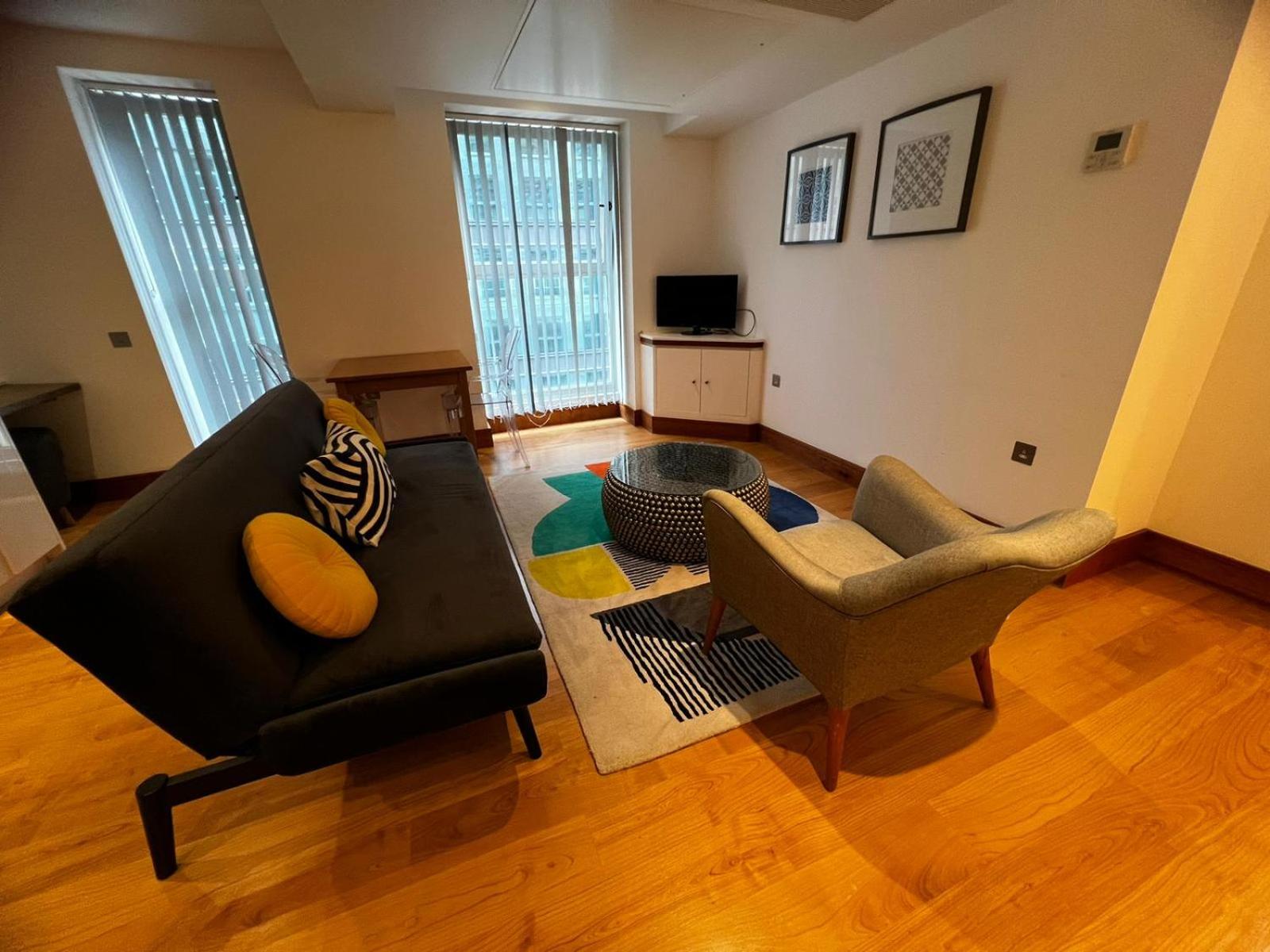 Studio - Tower Hill - City Centre by Prime London Stays N-4