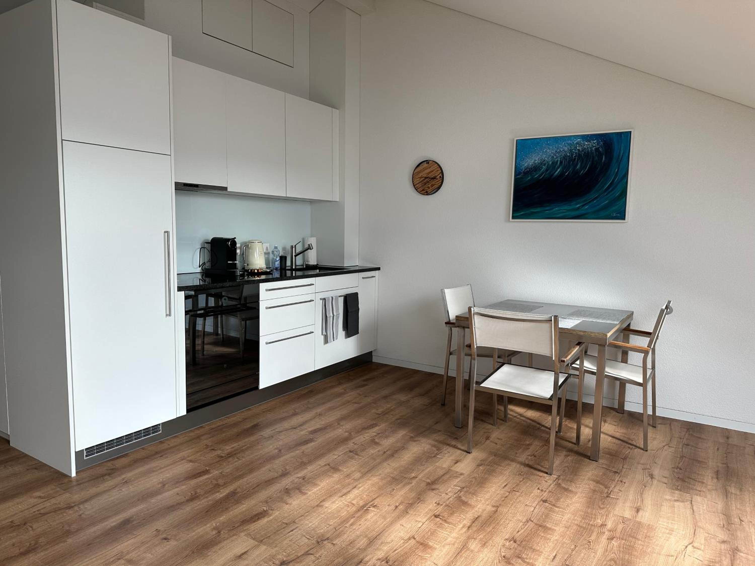 Neue Einzimmer Dachwohnung