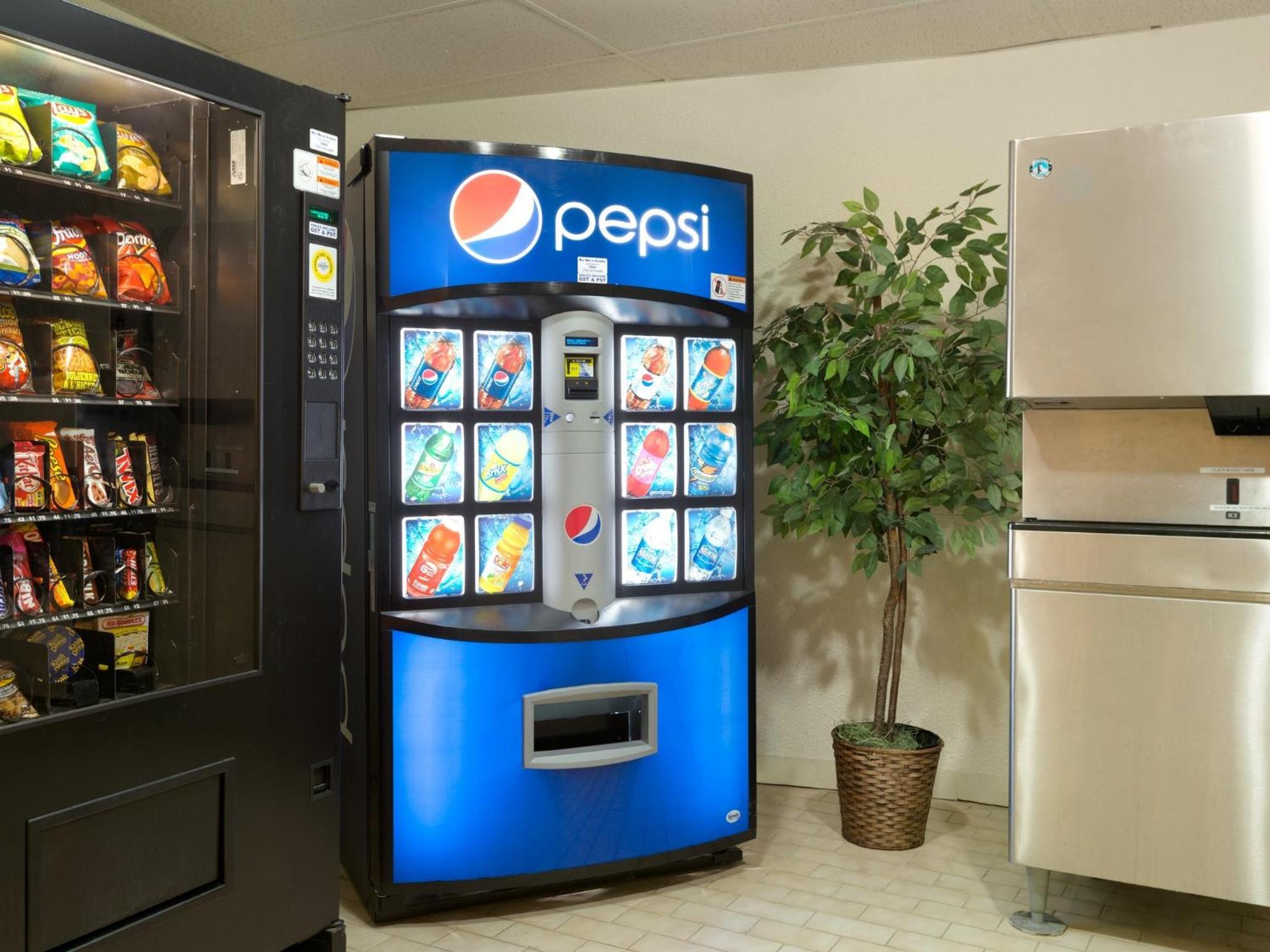 North Bay Vacations - Travelodge by Wyndham North Bay Lakeshore - Property Image 5