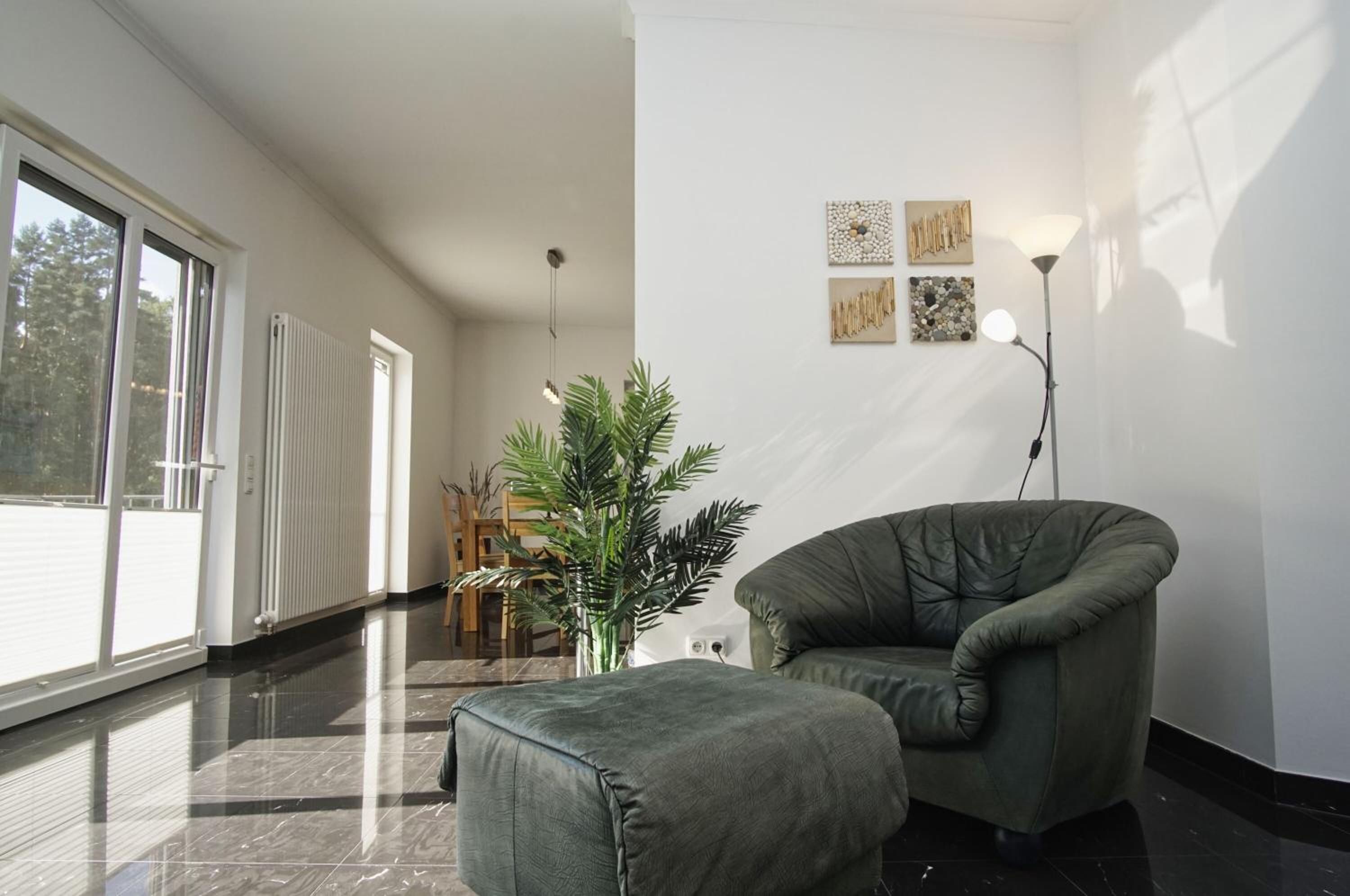Direkt am Waldrand mit Balkon und in Strandnähe - Ferienwohnung Cosmo