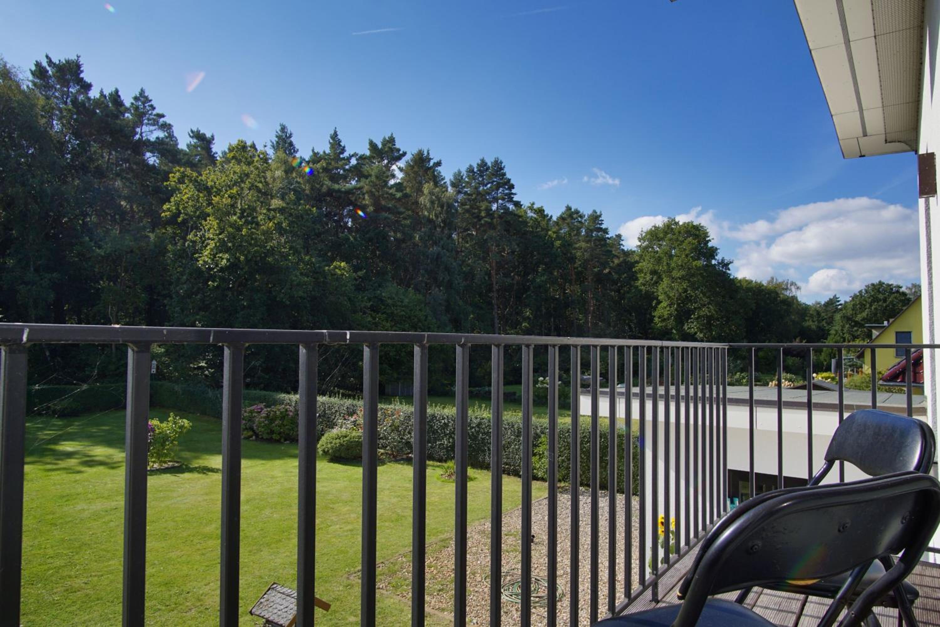 Direkt am Waldrand mit Balkon und in Strandnähe - Ferienwohnung Cosmo
