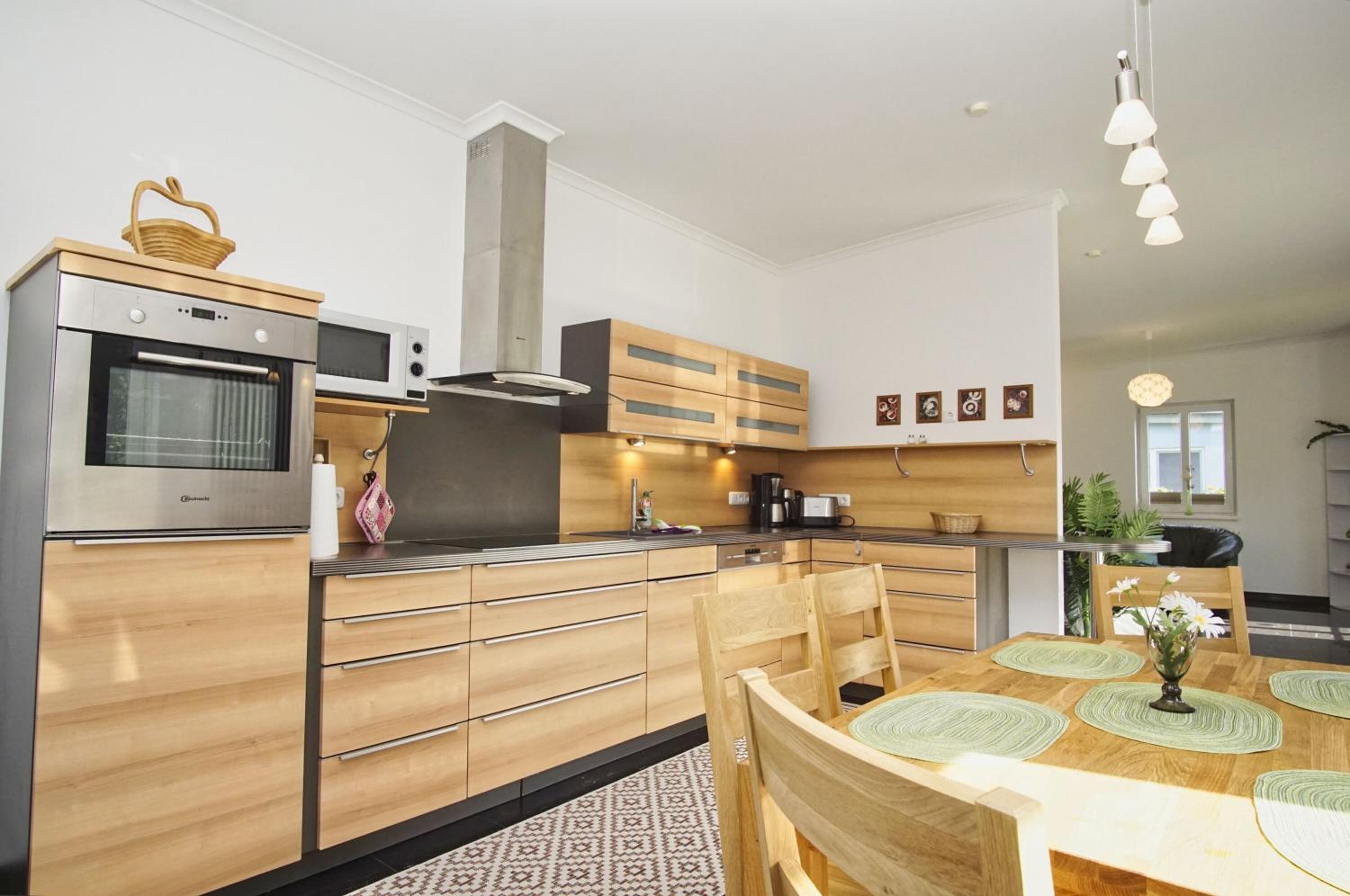 Direkt am Waldrand mit Balkon und in Strandnähe - Ferienwohnung Cosmo