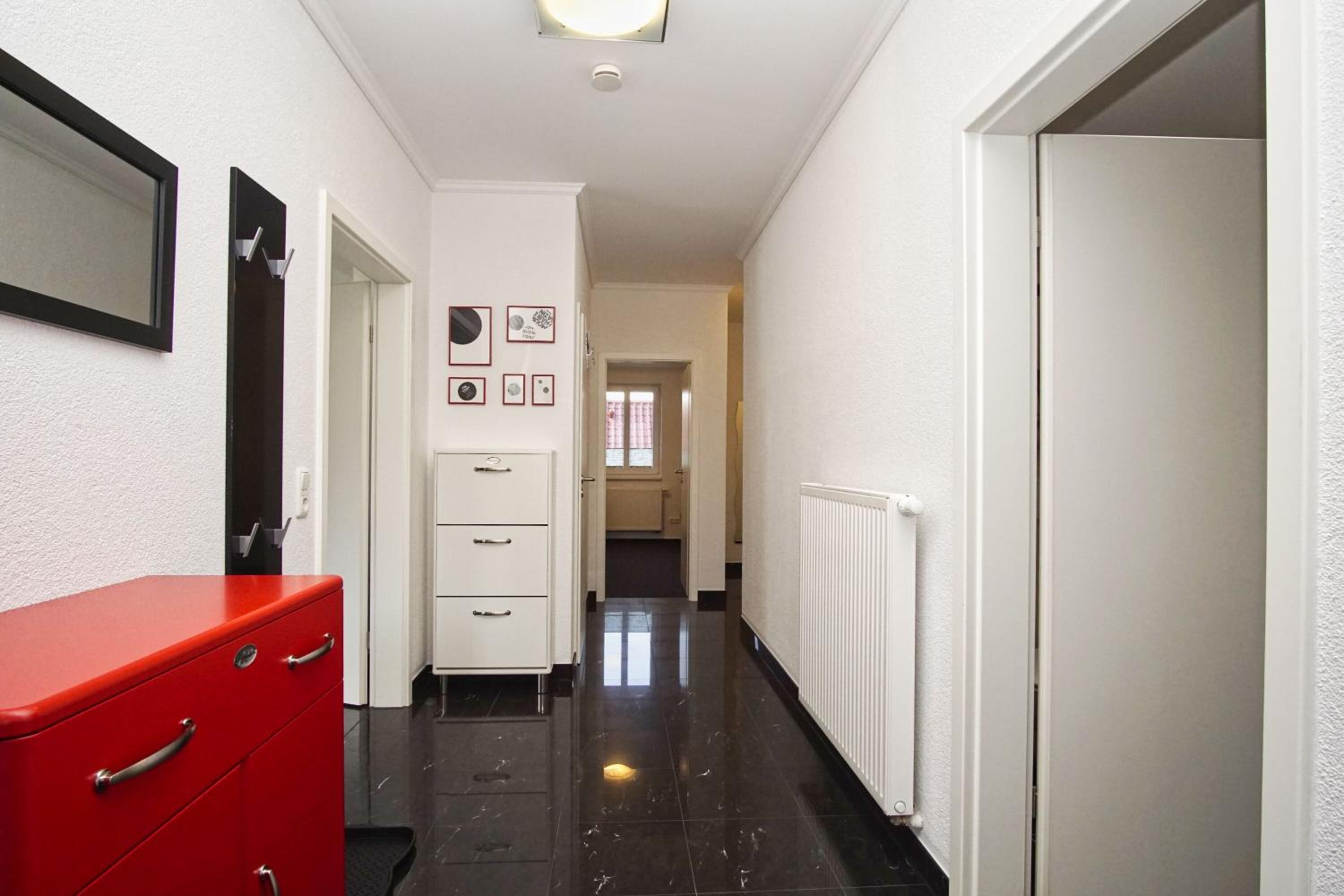 Direkt am Waldrand mit Balkon und in Strandnähe - Ferienwohnung Cosmo