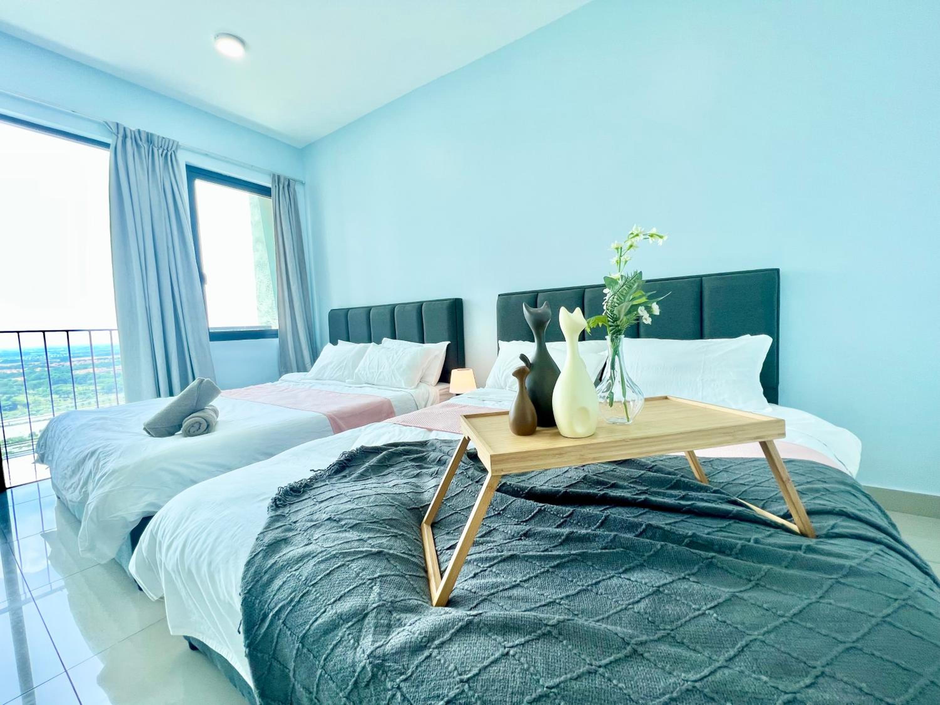 V 1-5Pax Cozy Home Trefoil Setia Alam 2 Queen bed photo 5