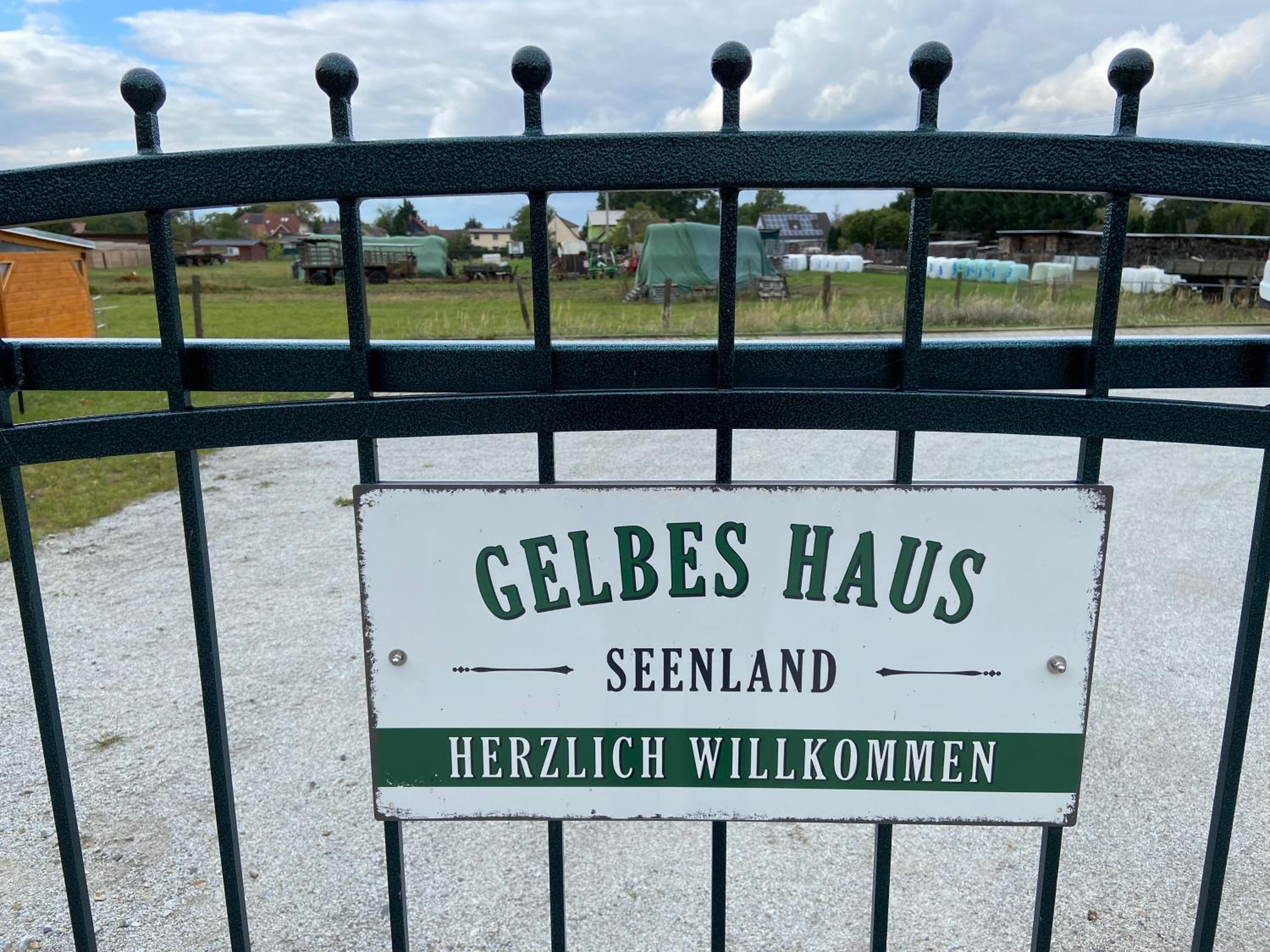 Gelbes Haus Seenland Ferienwohnungen XL