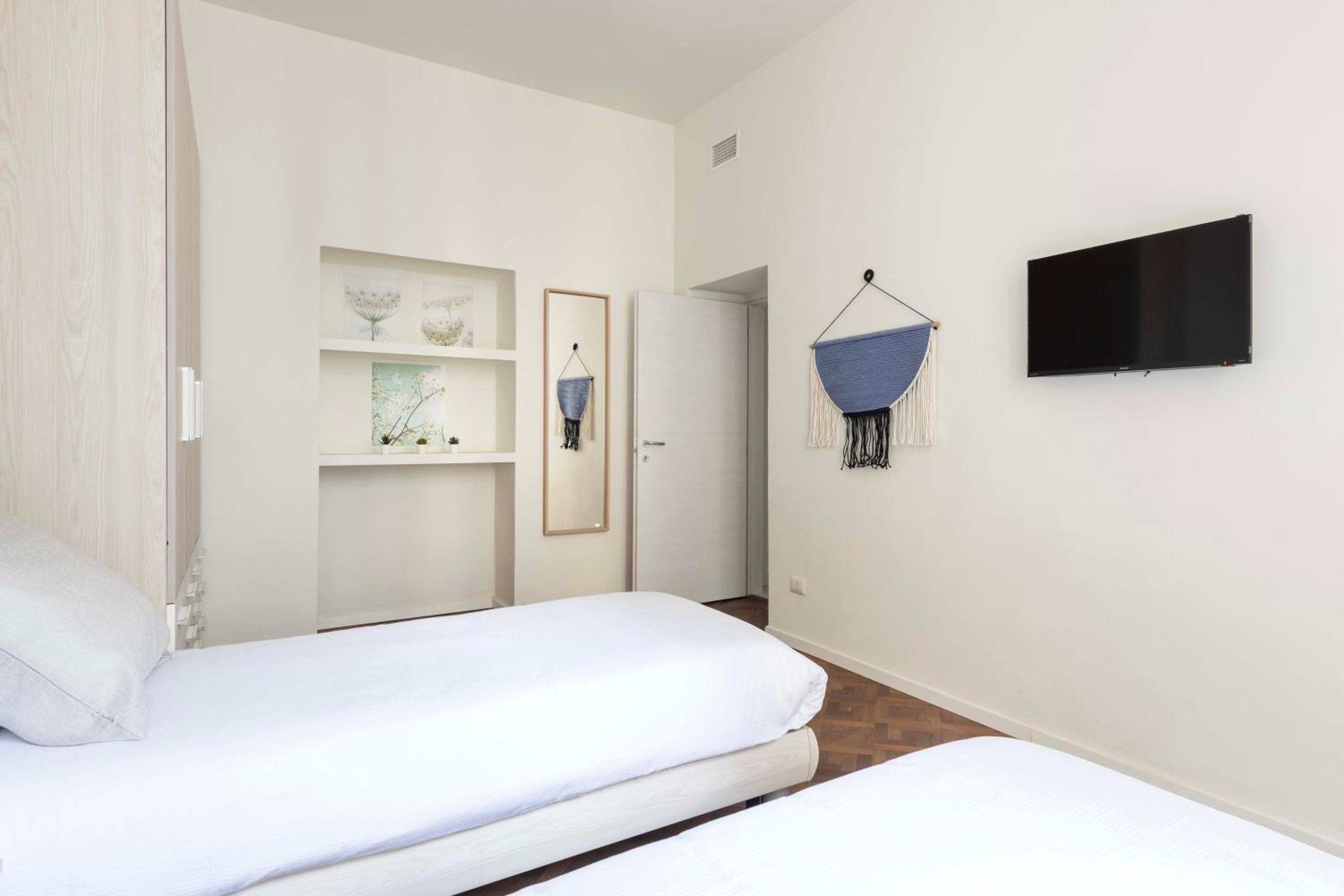 MILANO VOYAGER APARTMENT - 6 guests, 2 BD & 2 BH, Top neighborhood Milan city