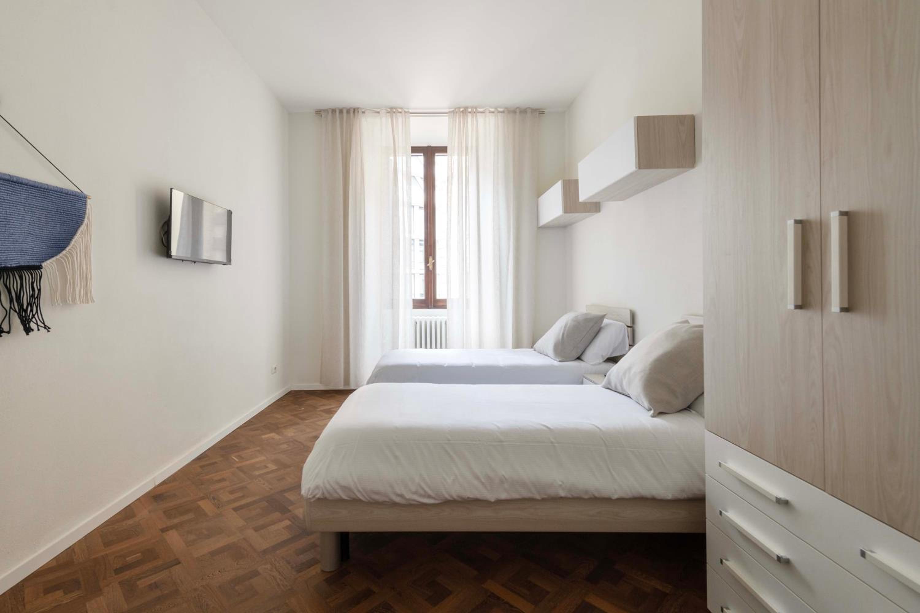 MILANO VOYAGER APARTMENT - 6 guests, 2 BD & 2 BH, Top neighborhood Milan city