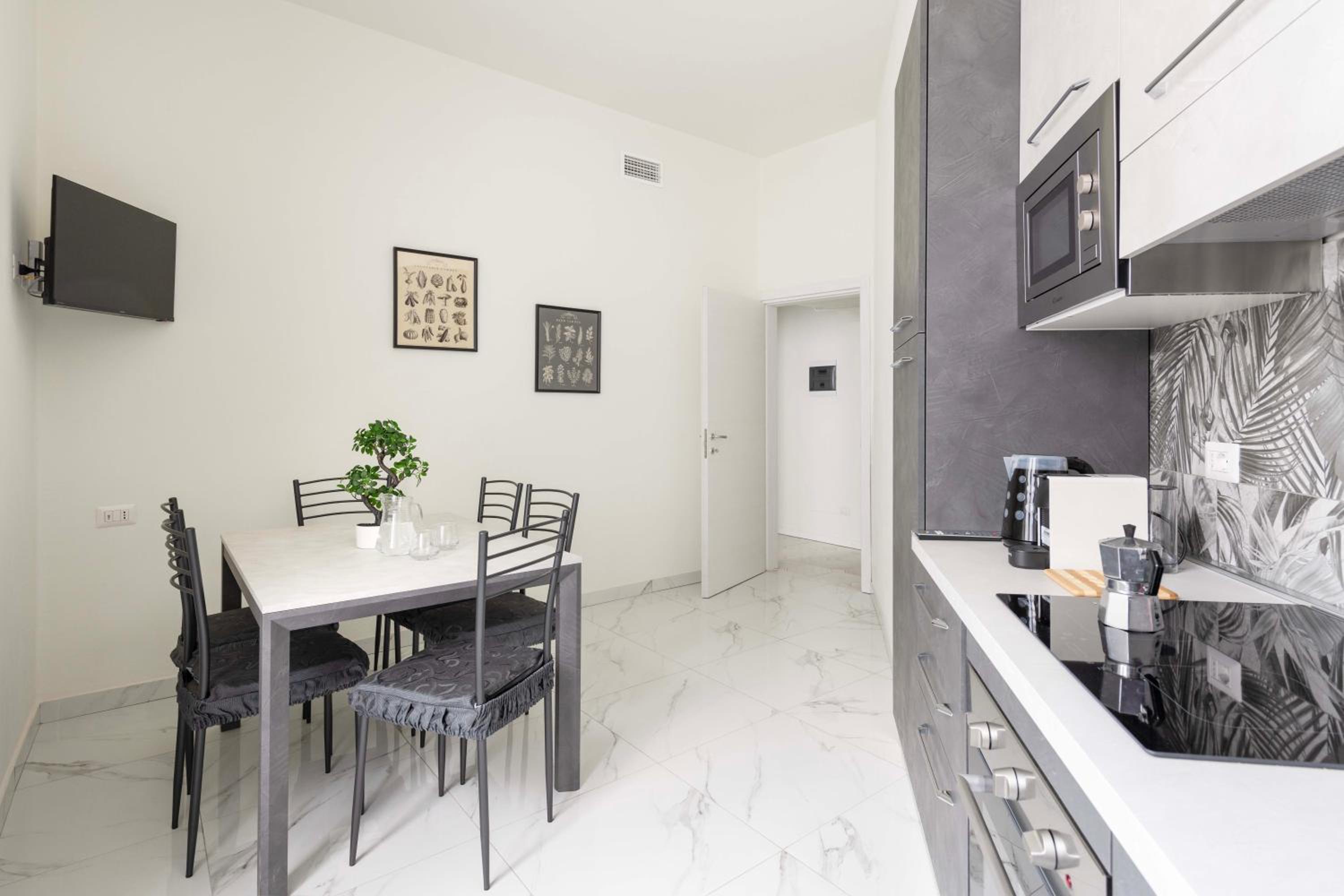 MILANO VOYAGER APARTMENT - 6 guests, 2 BD & 2 BH, Top neighborhood Milan city