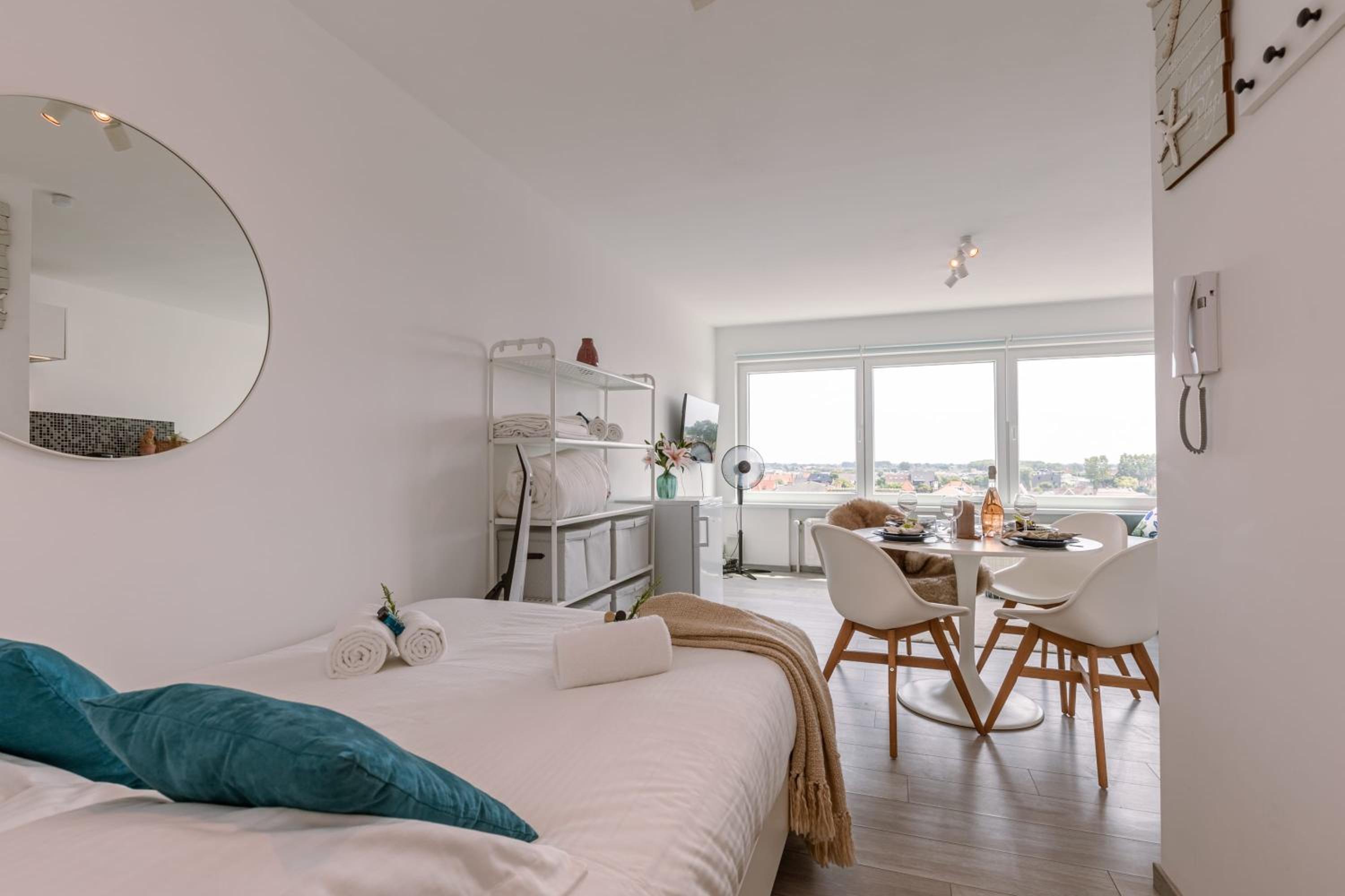 Moderne lichtrijke studio vlakbij strand en casino Middelkerke