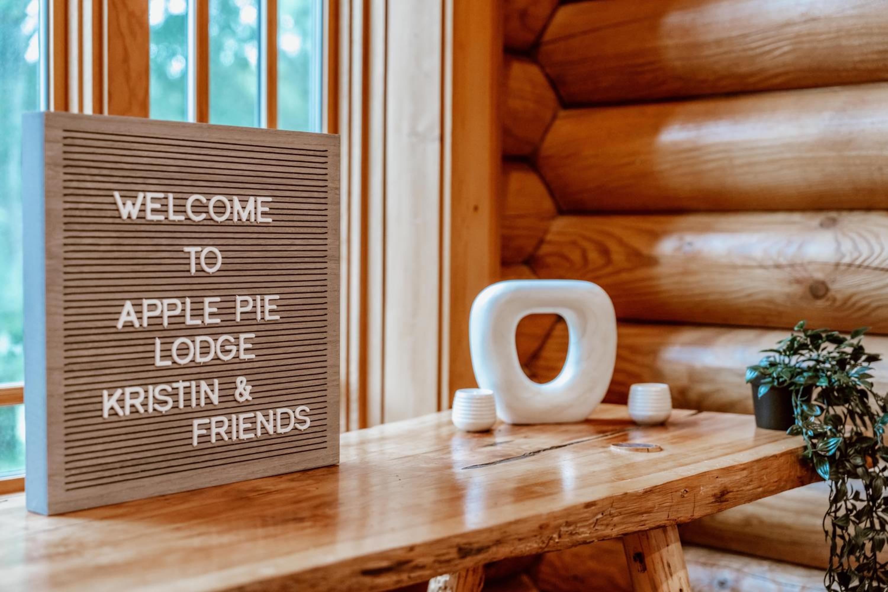 Apple Pie Lodge - Modern Luxury view 4