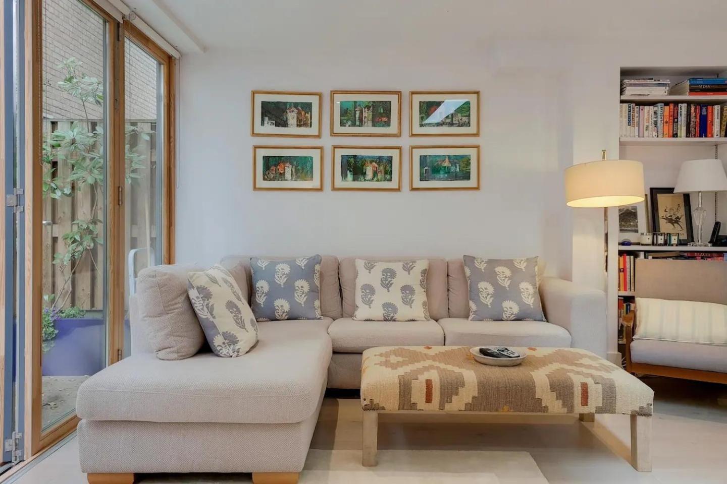 VW5 - Luxury 3 Bed Townhouse with Parking - by Short Stories London