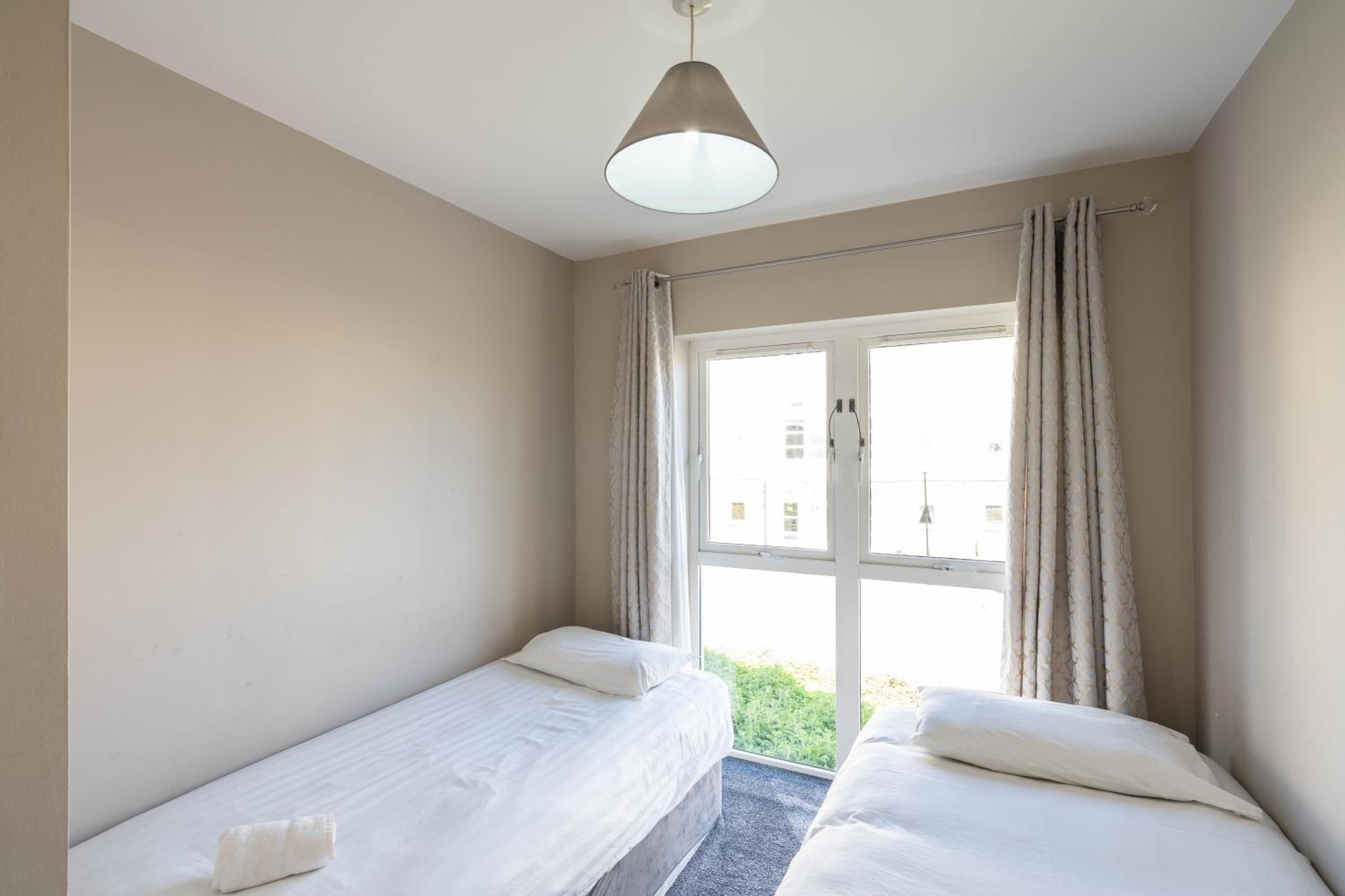 Riverside Townhouse Carrick
