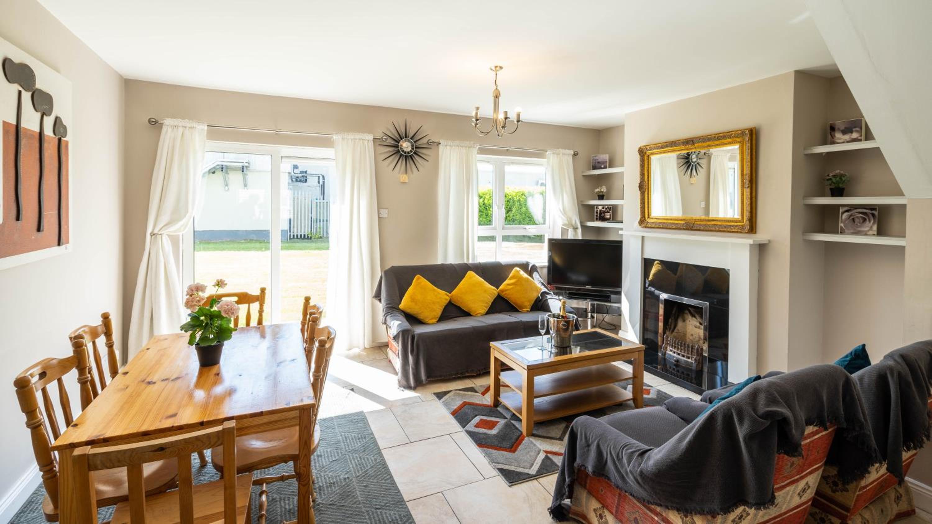 Riverside Townhouse Carrick
