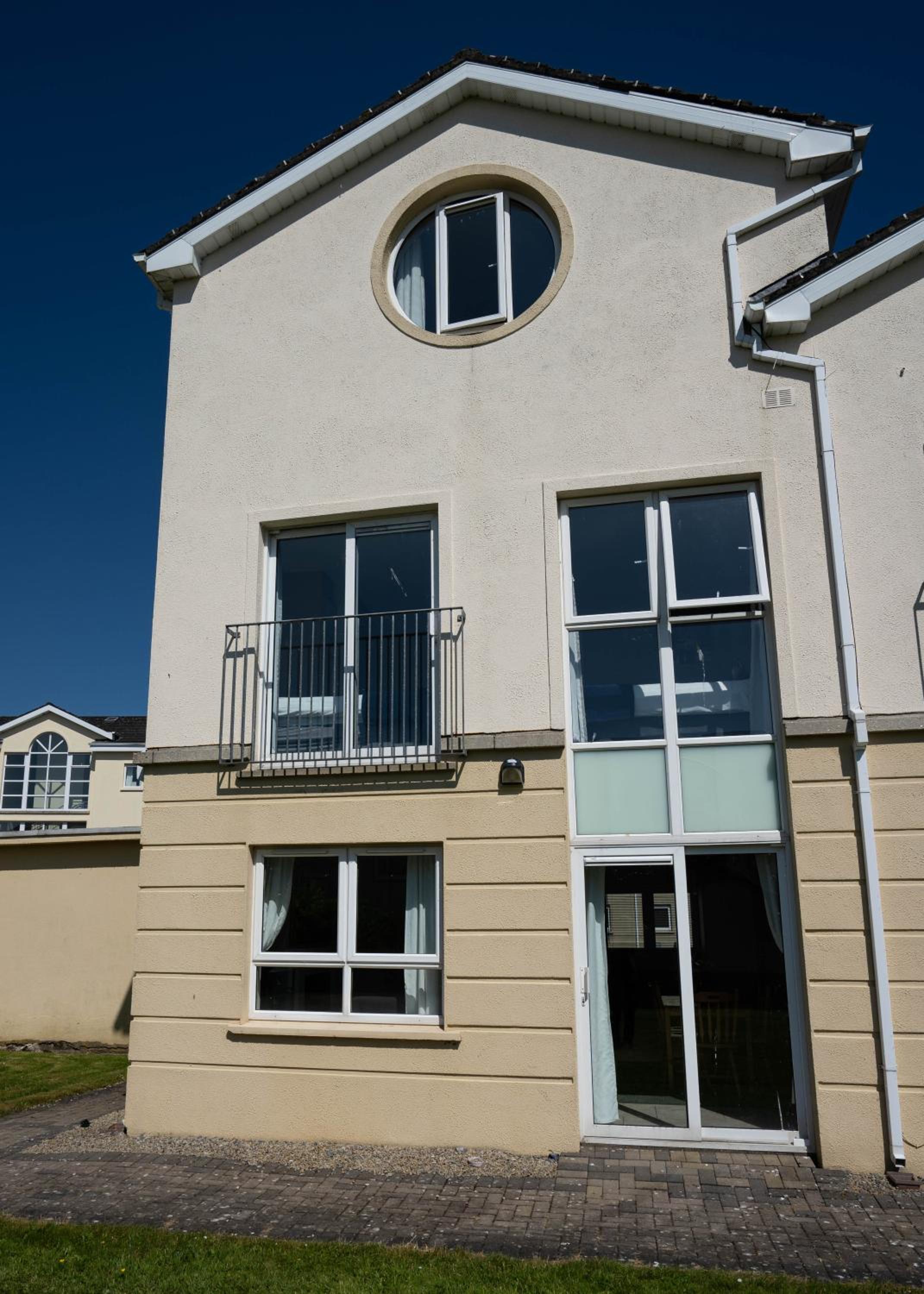 Riverside Townhouse Carrick