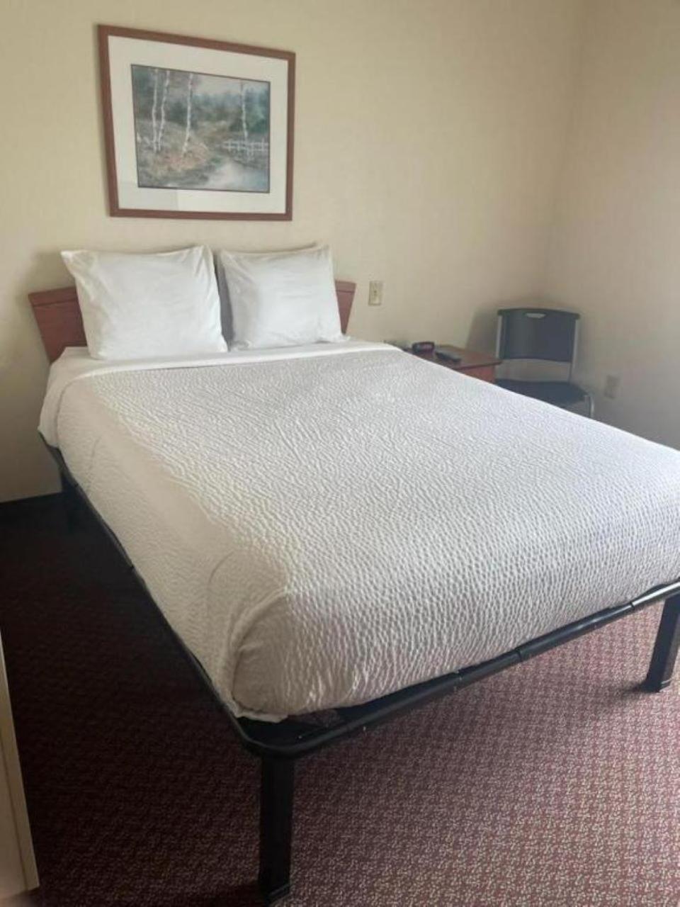Council Bluffs Vacations - WoodSpring Suites Council Bluffs - Property Image 2