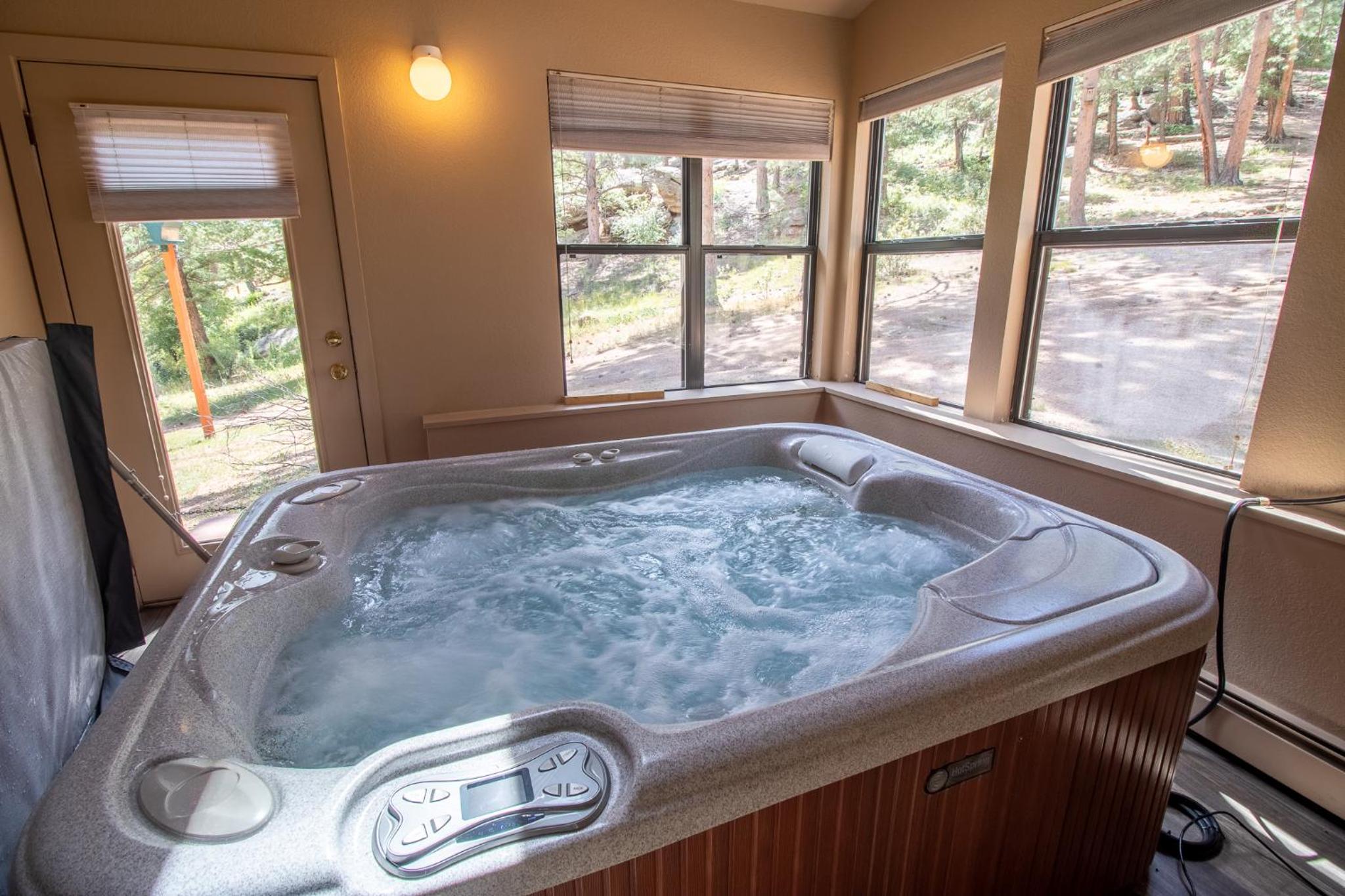 Castle Mountain Lodge