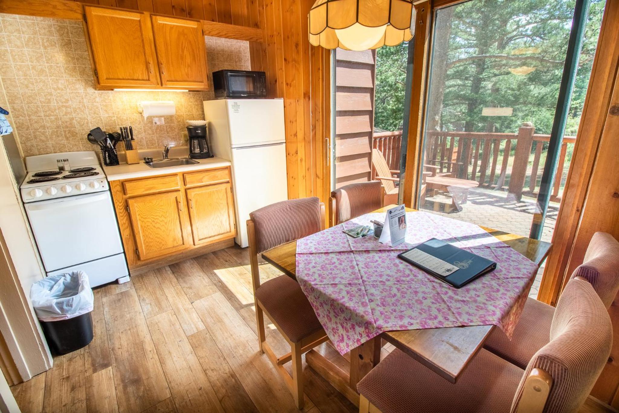 Castle Mountain Lodge