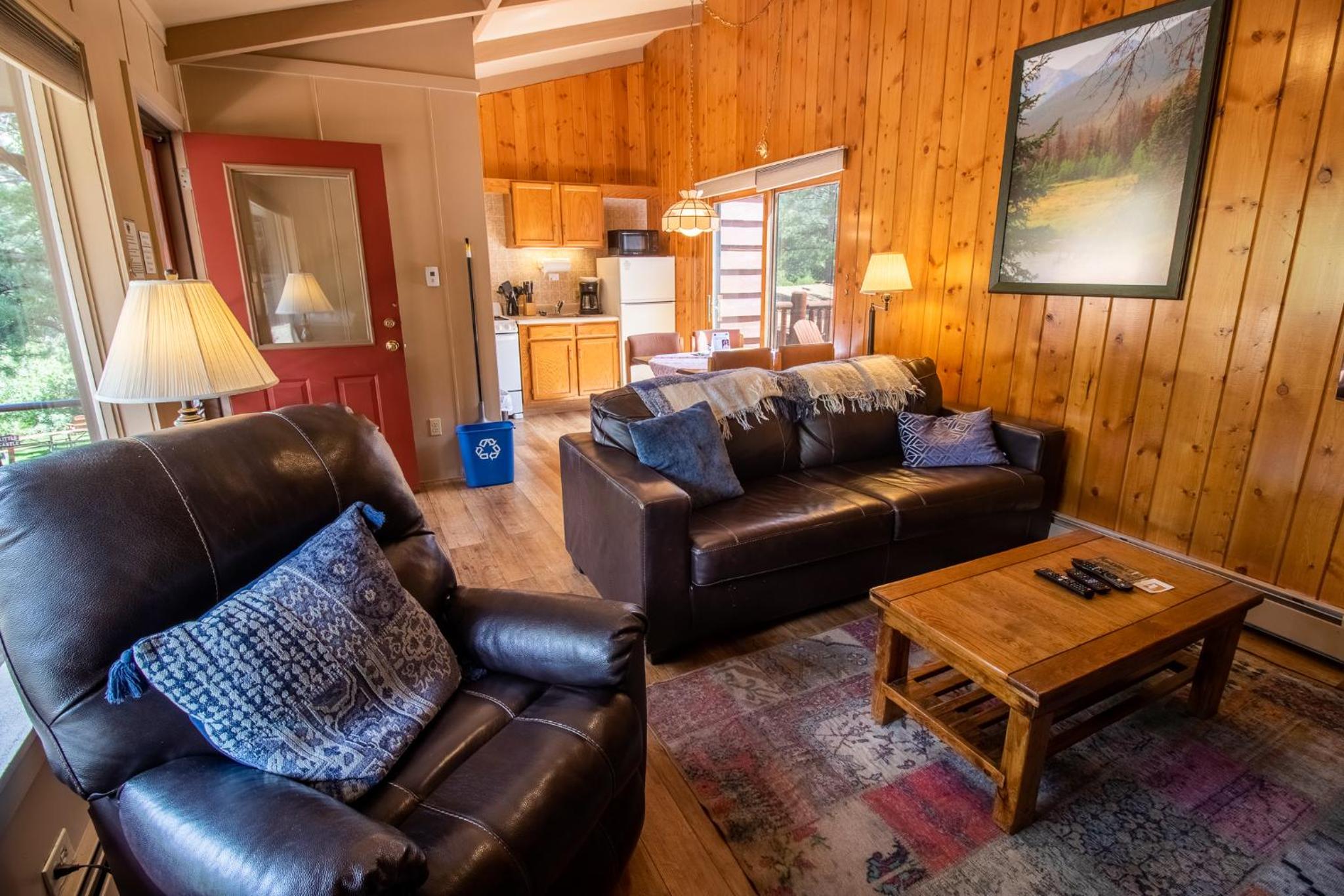 Castle Mountain Lodge