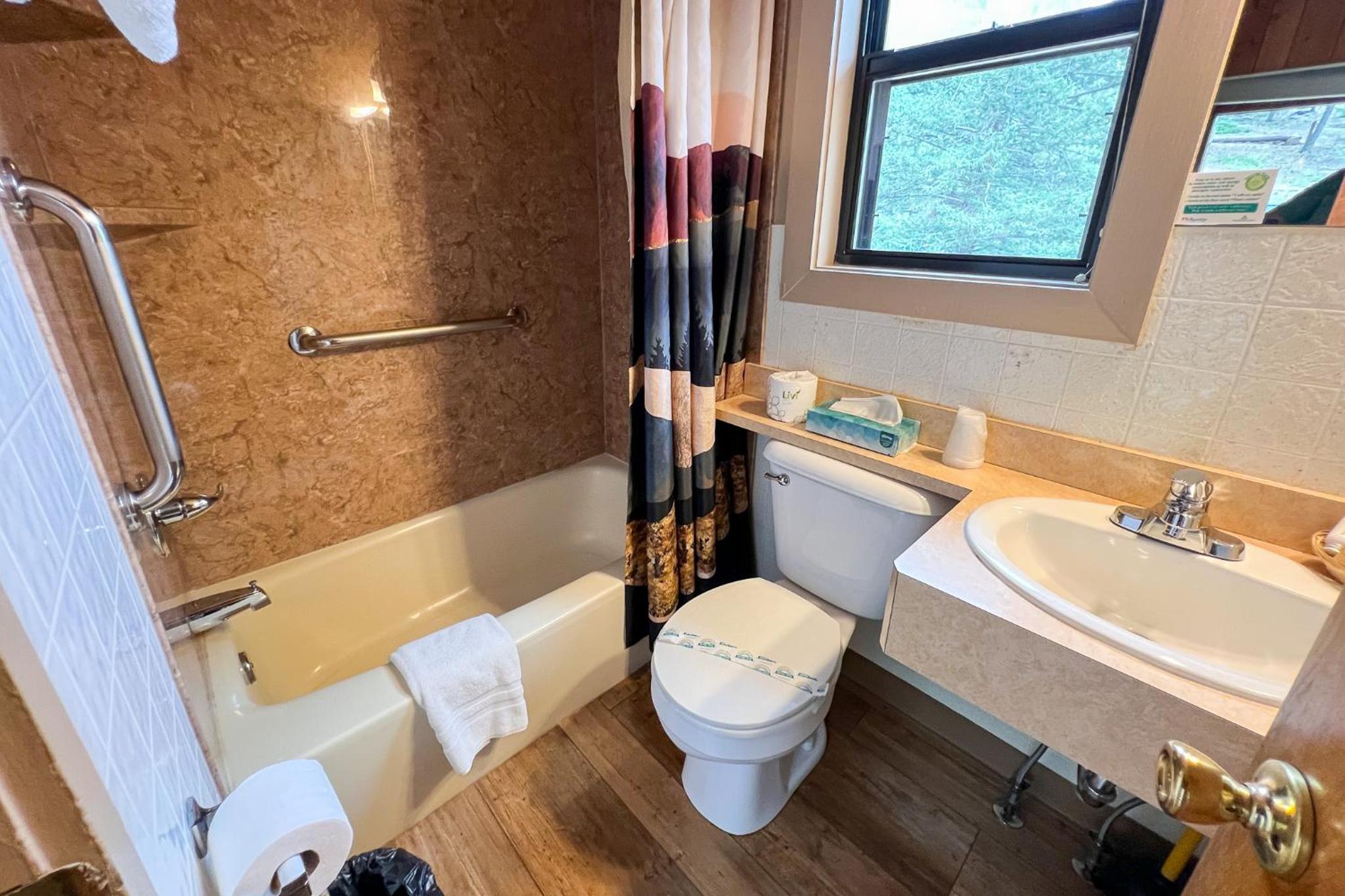Castle Mountain Lodge