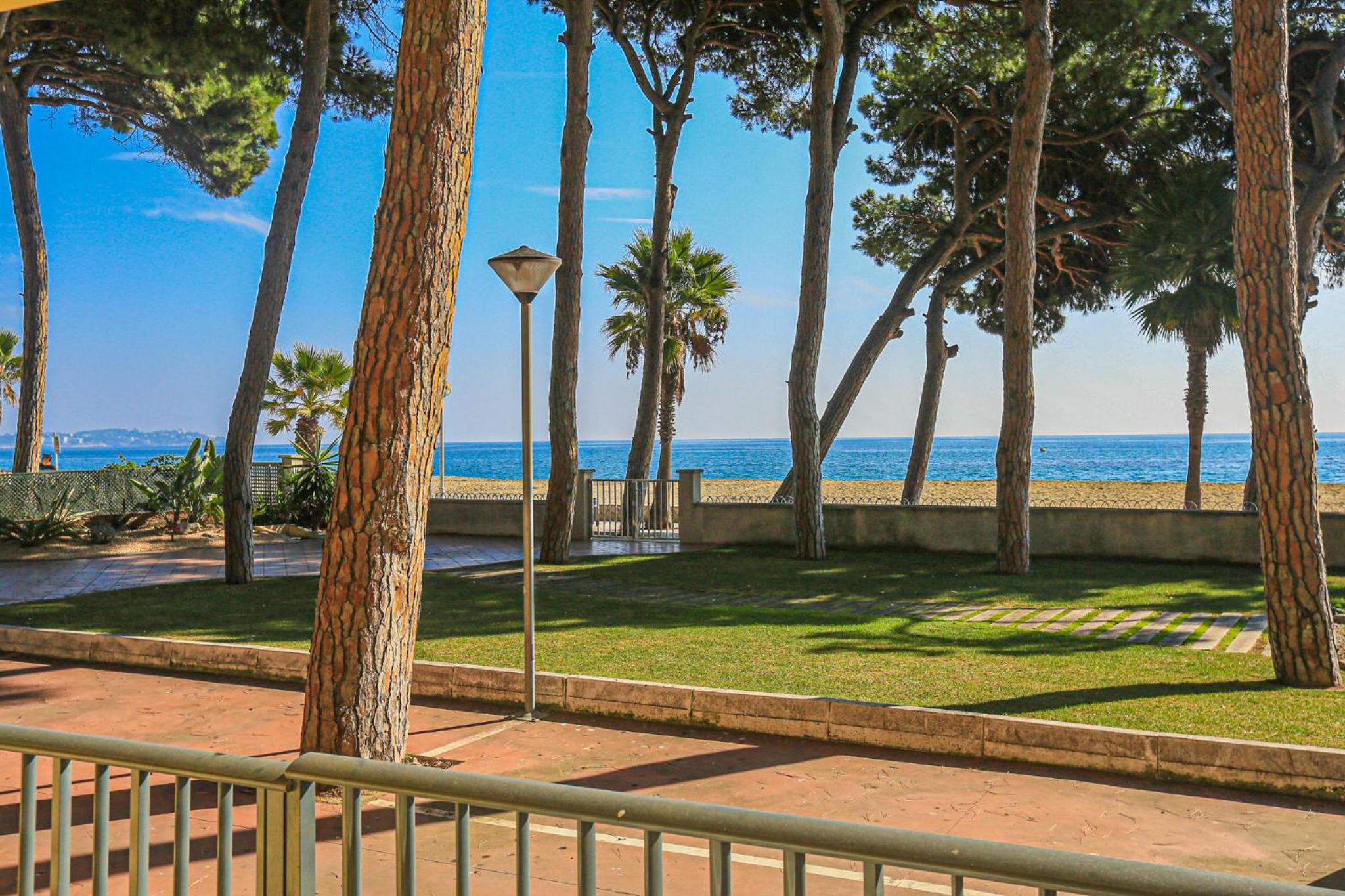 LITORAL COSTA DORADA - PINS I MAR Only families photo 4