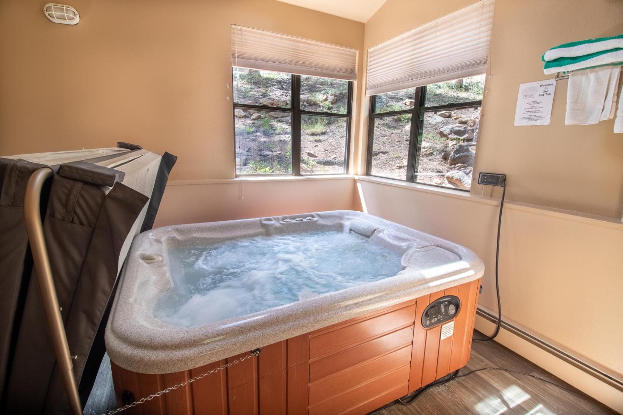 Castle Mountain Lodge