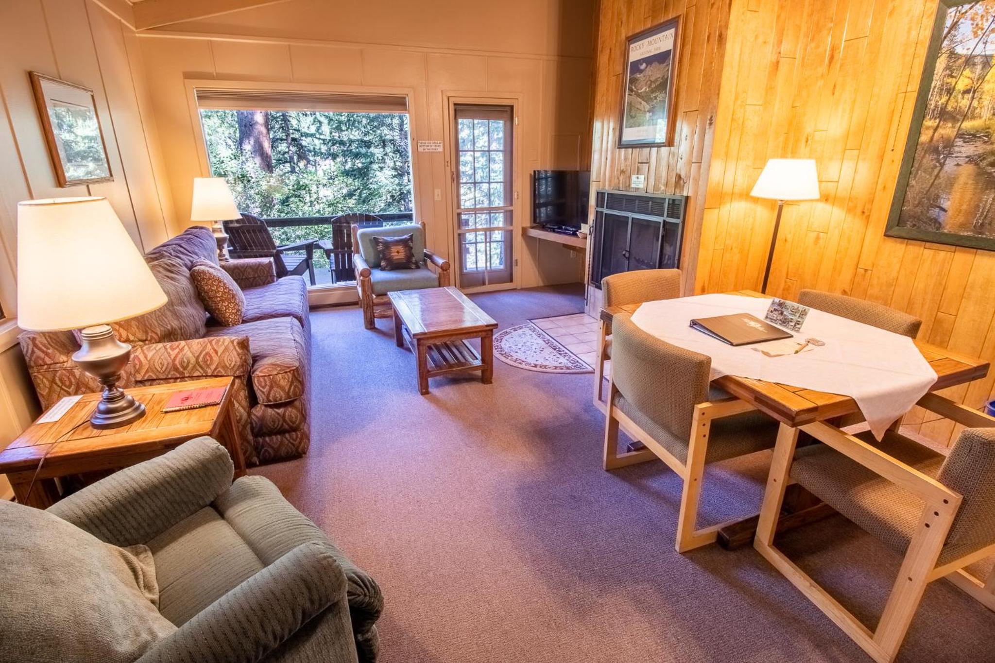 Castle Mountain Lodge