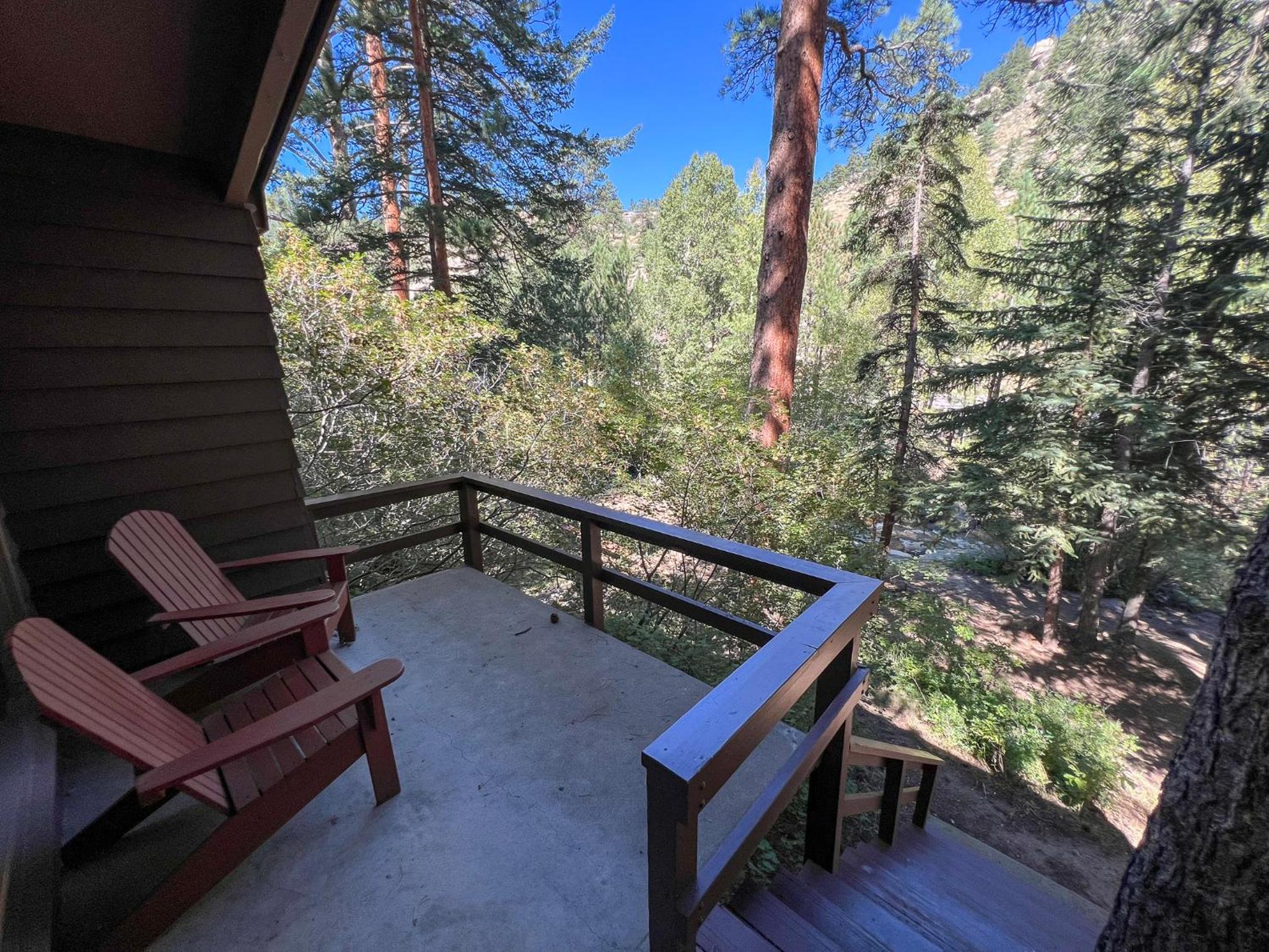 Castle Mountain Lodge