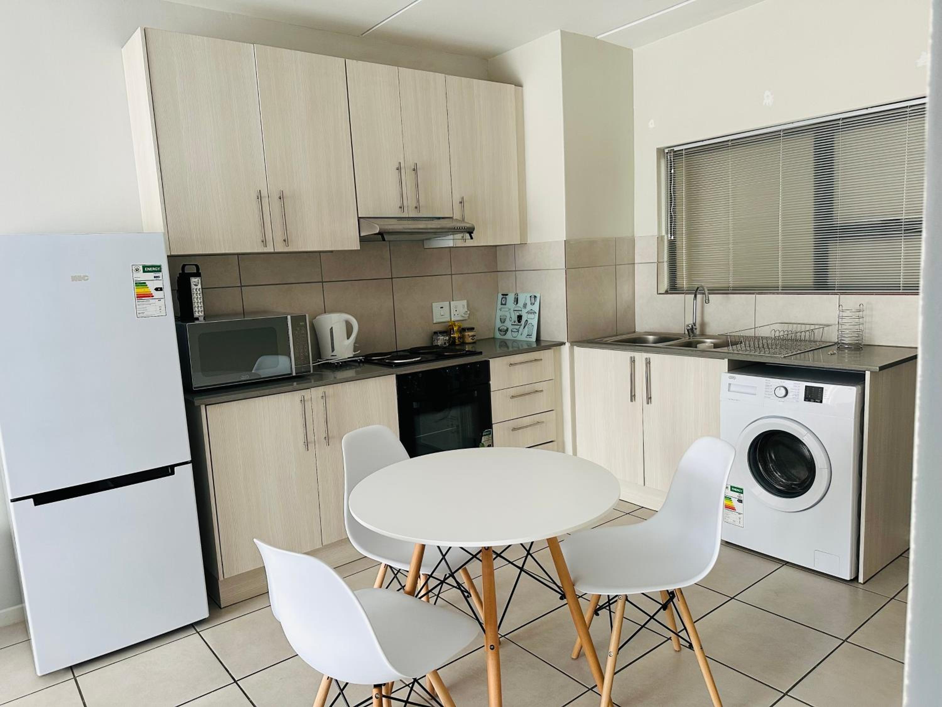 Delightful Retreat in Parklands,Cape Farms,Cape Town view 5