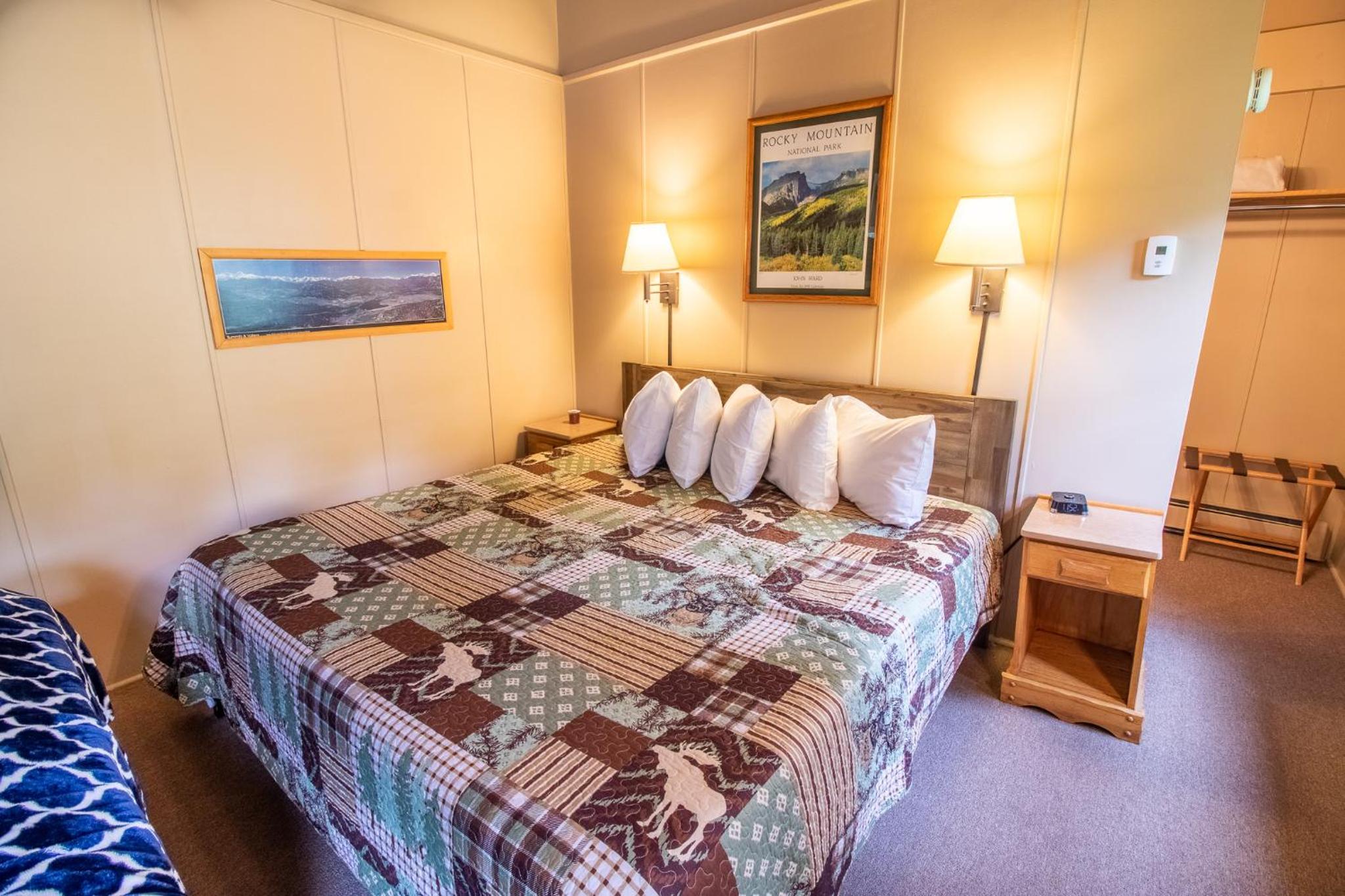Castle Mountain Lodge