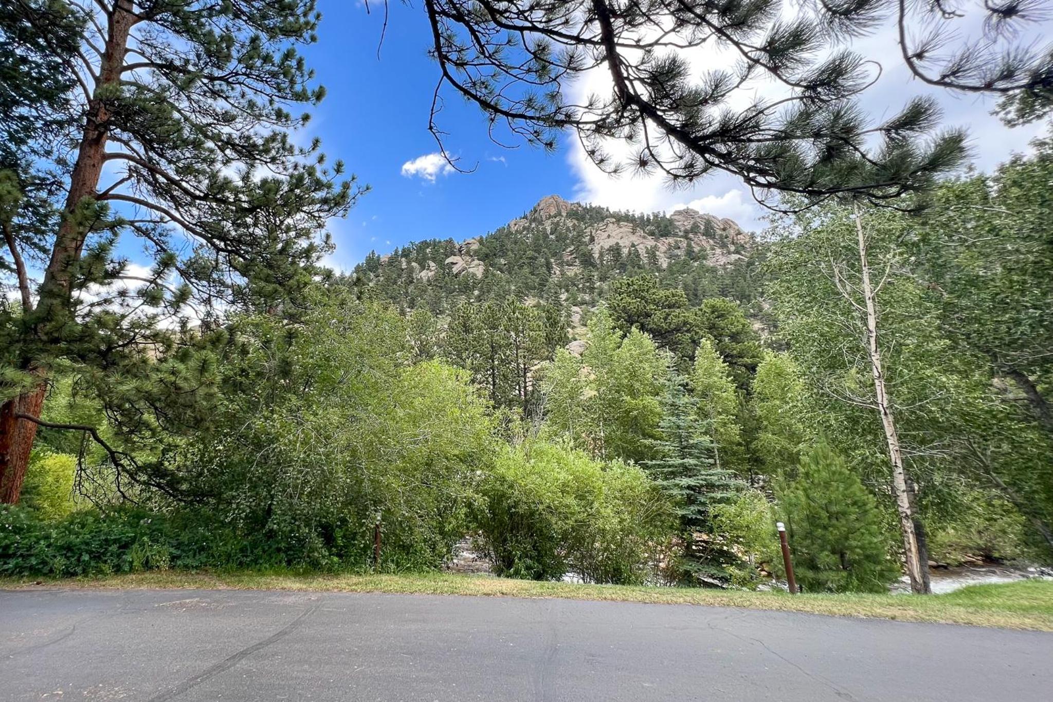 Castle Mountain Lodge
