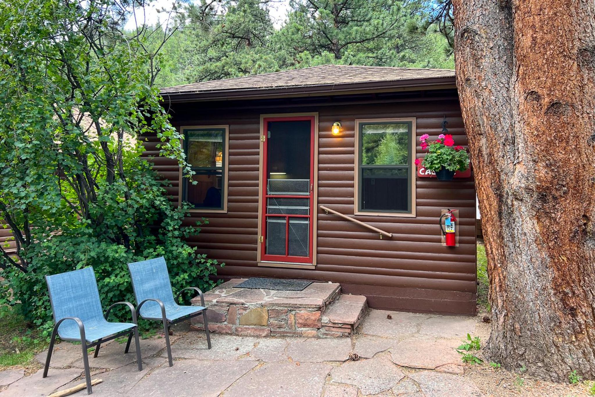 Castle Mountain Lodge