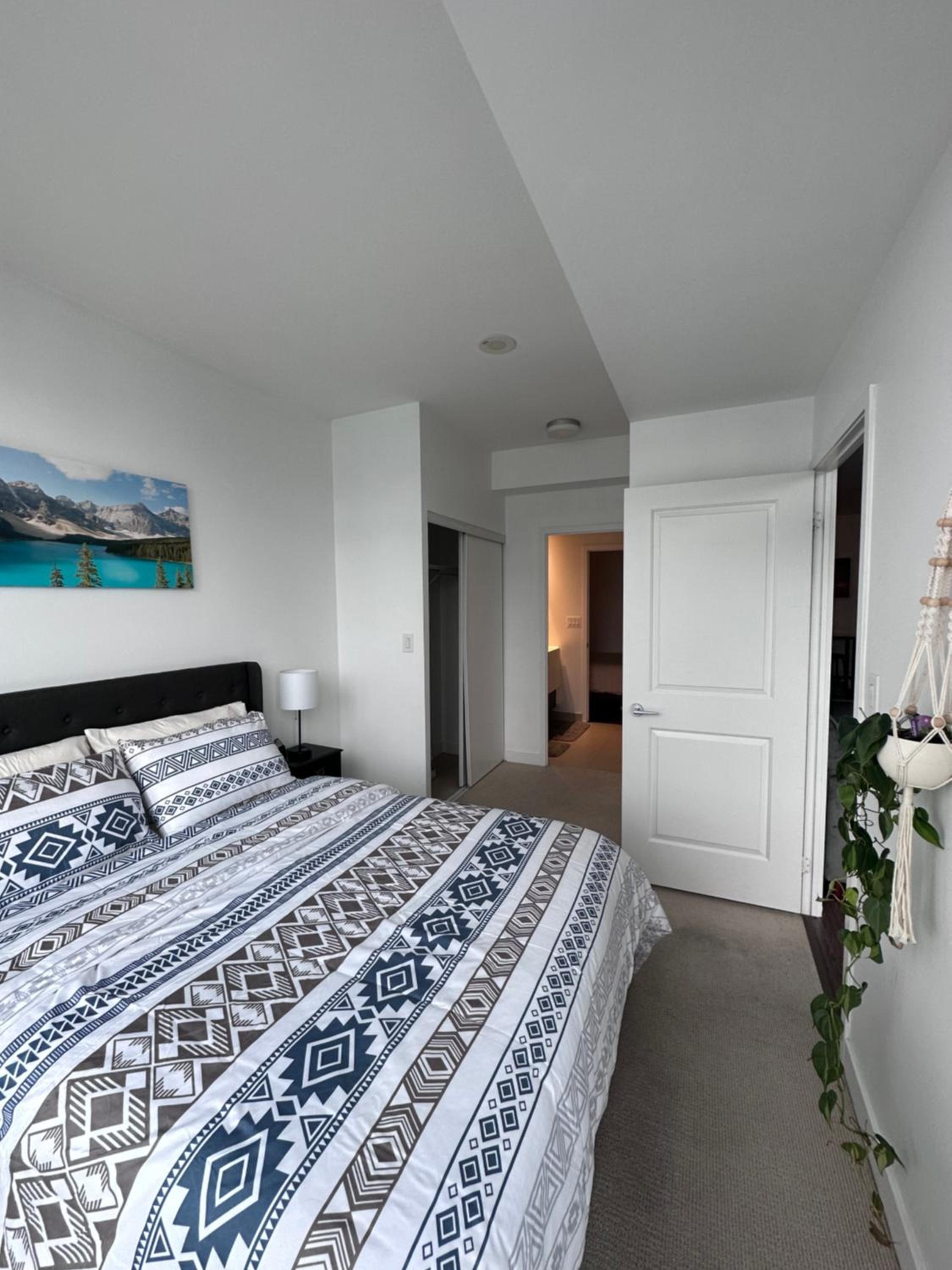 Stylish 2 Bedrooms Condo w/ awesome View & Parking