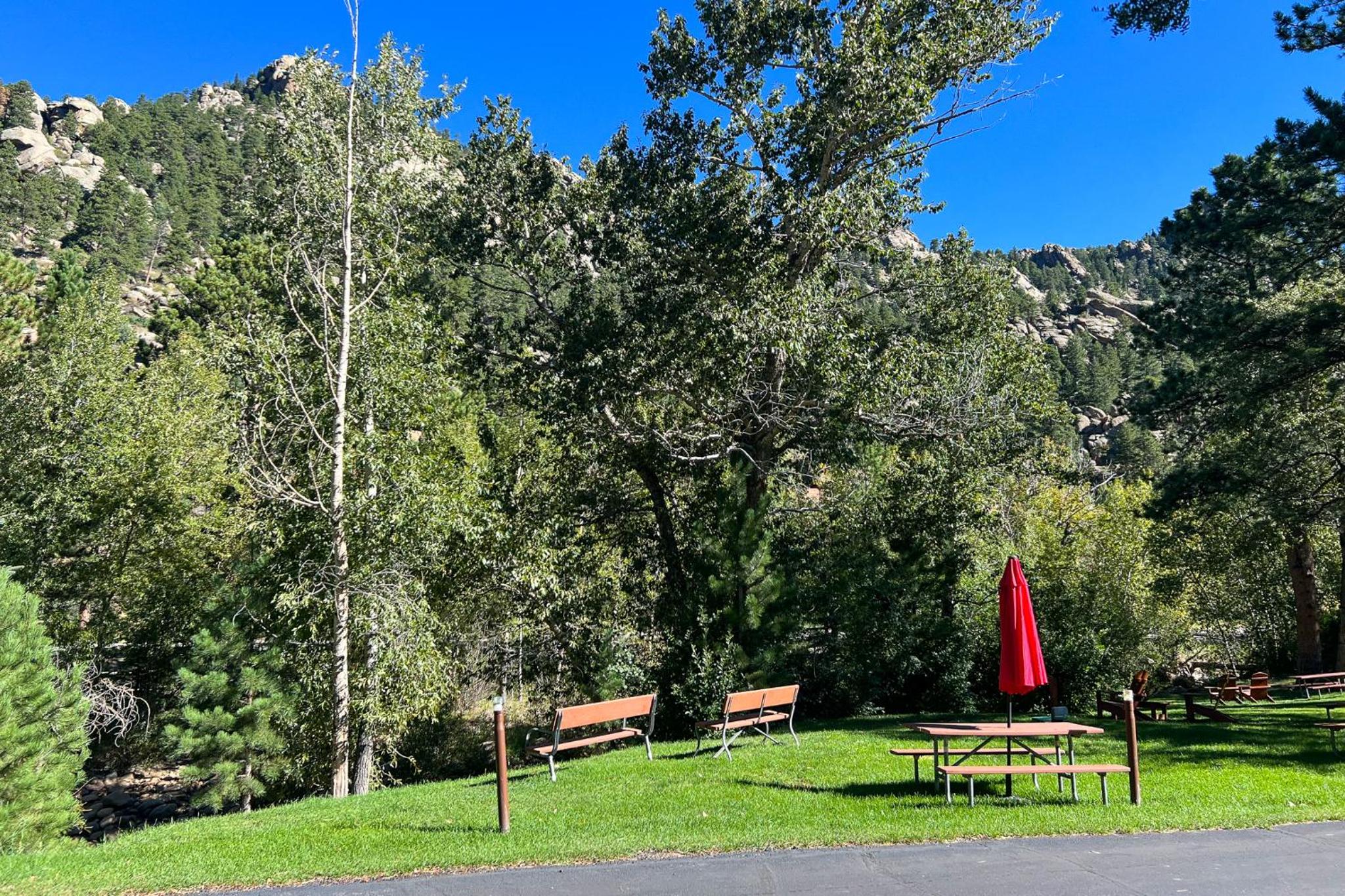 Castle Mountain Lodge