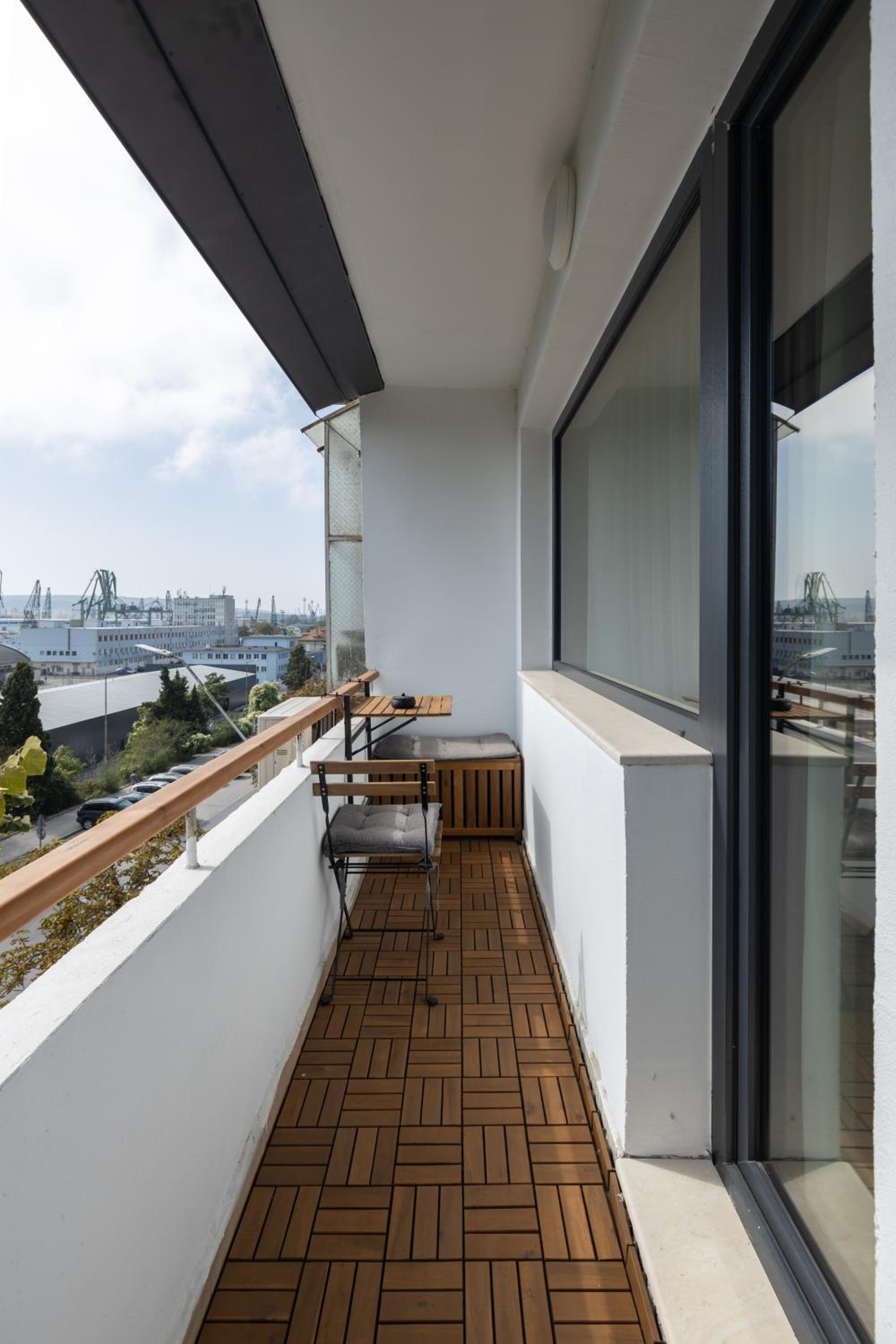 TOPAZ Beachfront Apartment