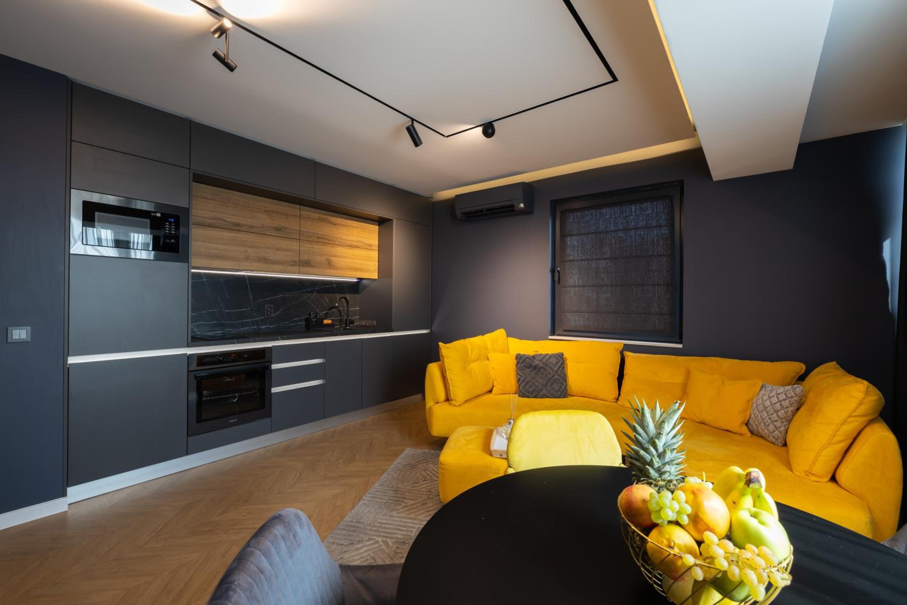 TOPAZ Beachfront Apartment
