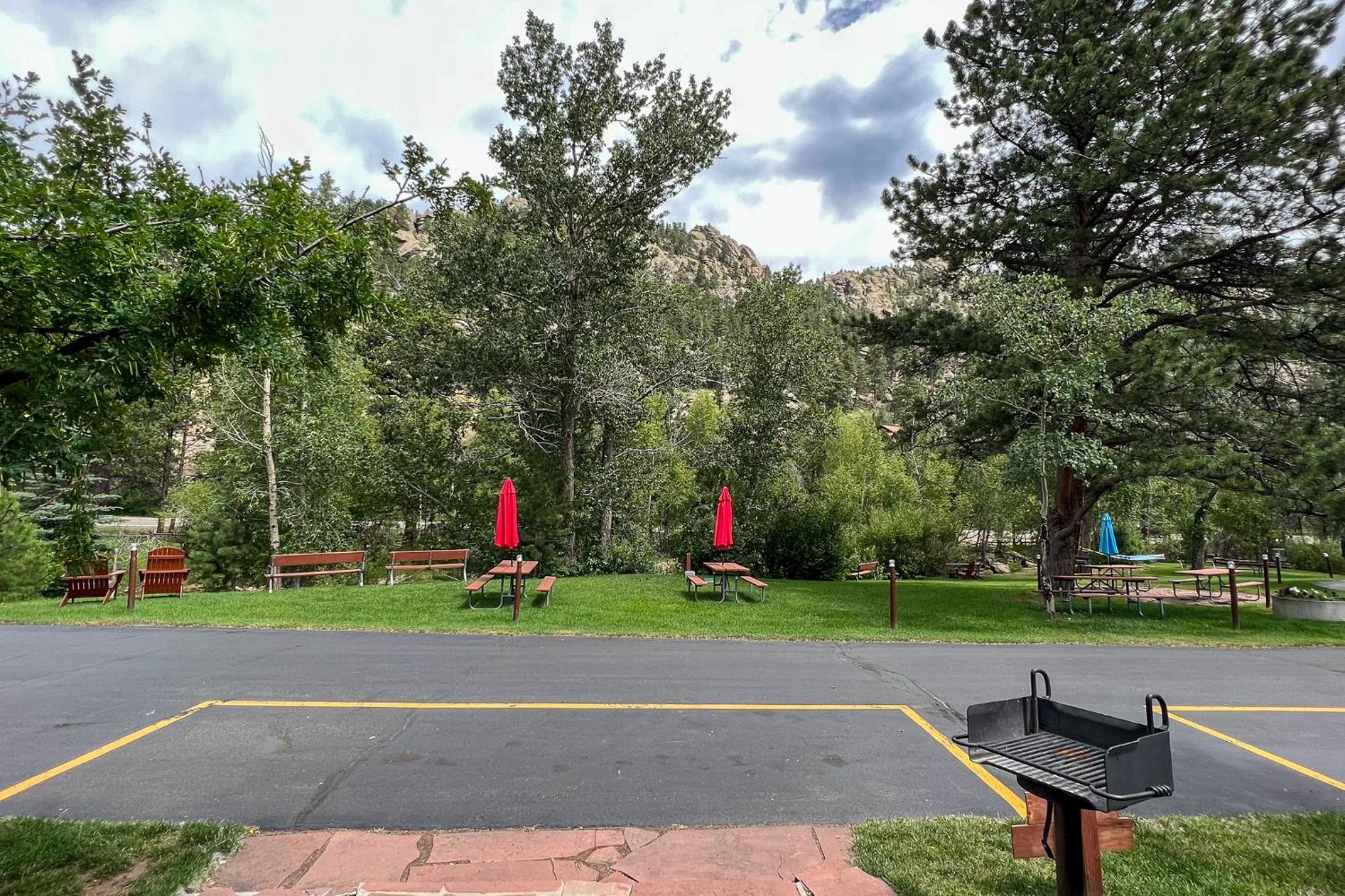 Castle Mountain Lodge