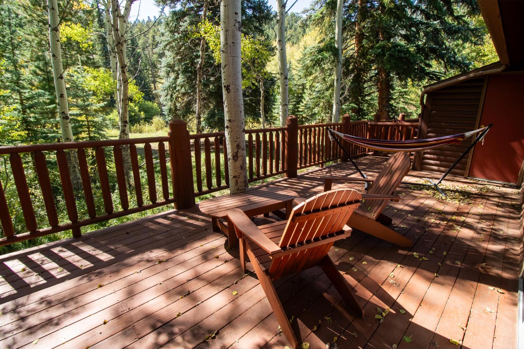 Castle Mountain Lodge
