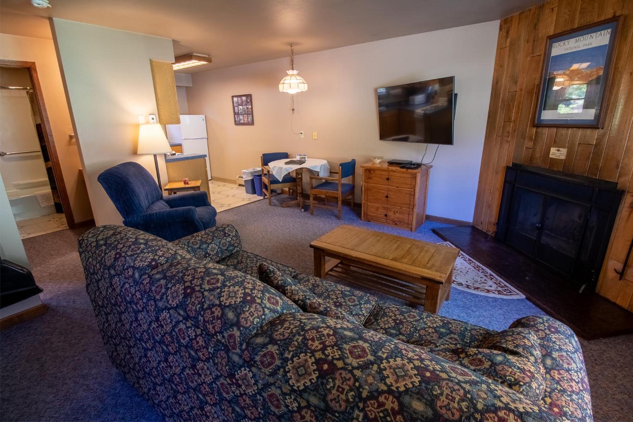 Castle Mountain Lodge