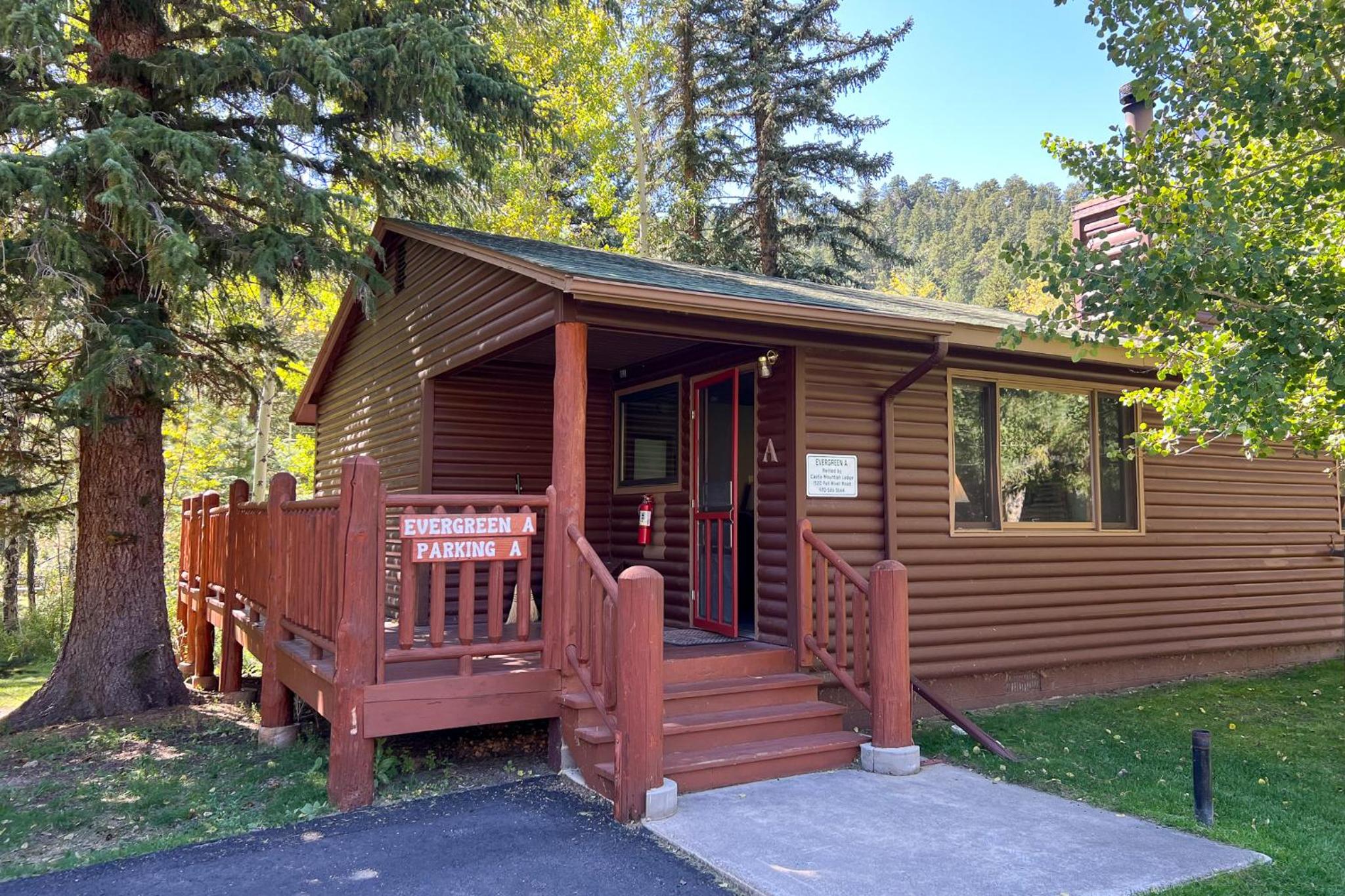 Castle Mountain Lodge