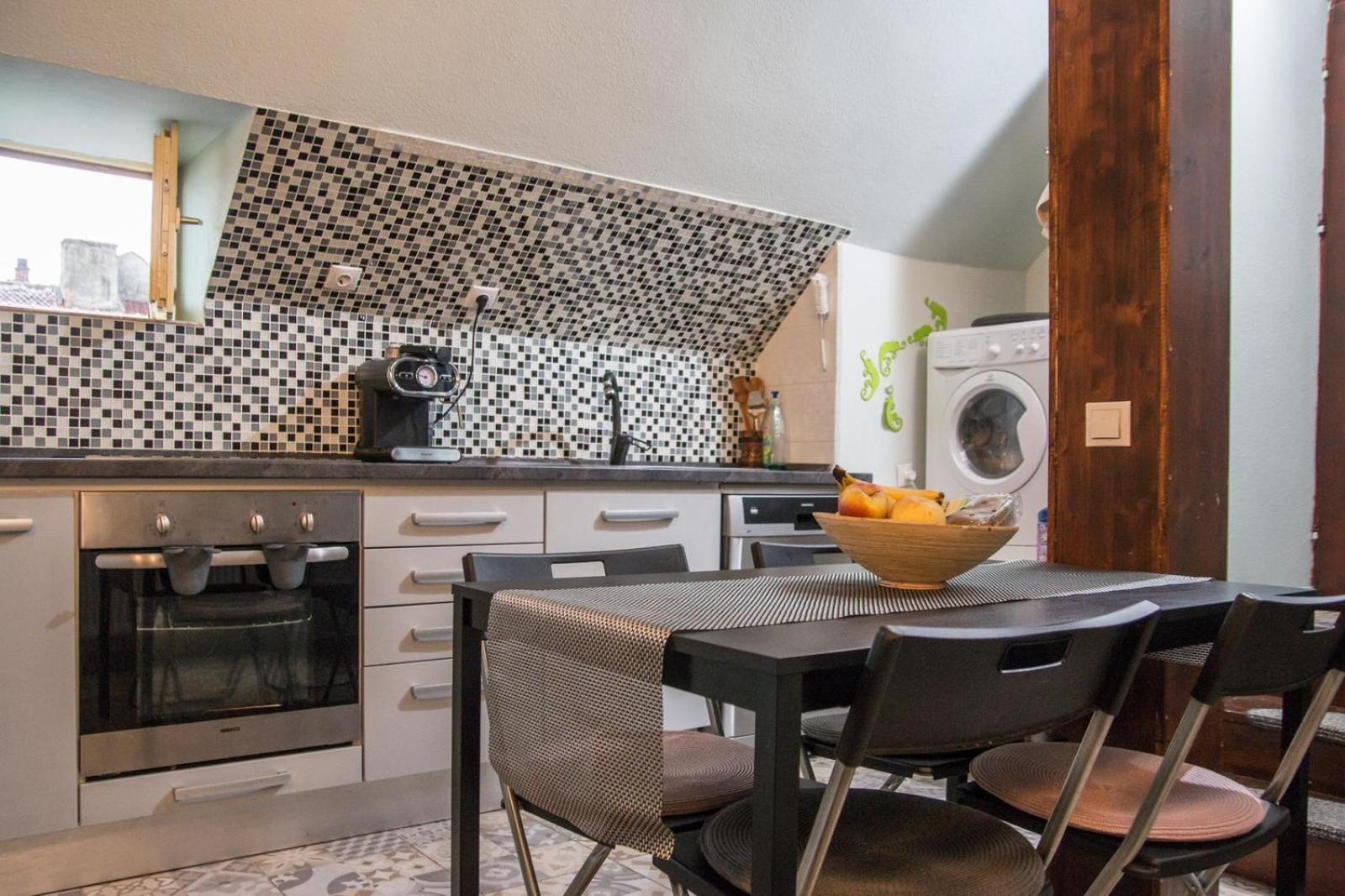 CASTEL RESIDENCE