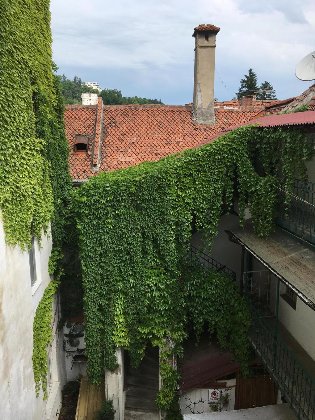 CASTEL RESIDENCE