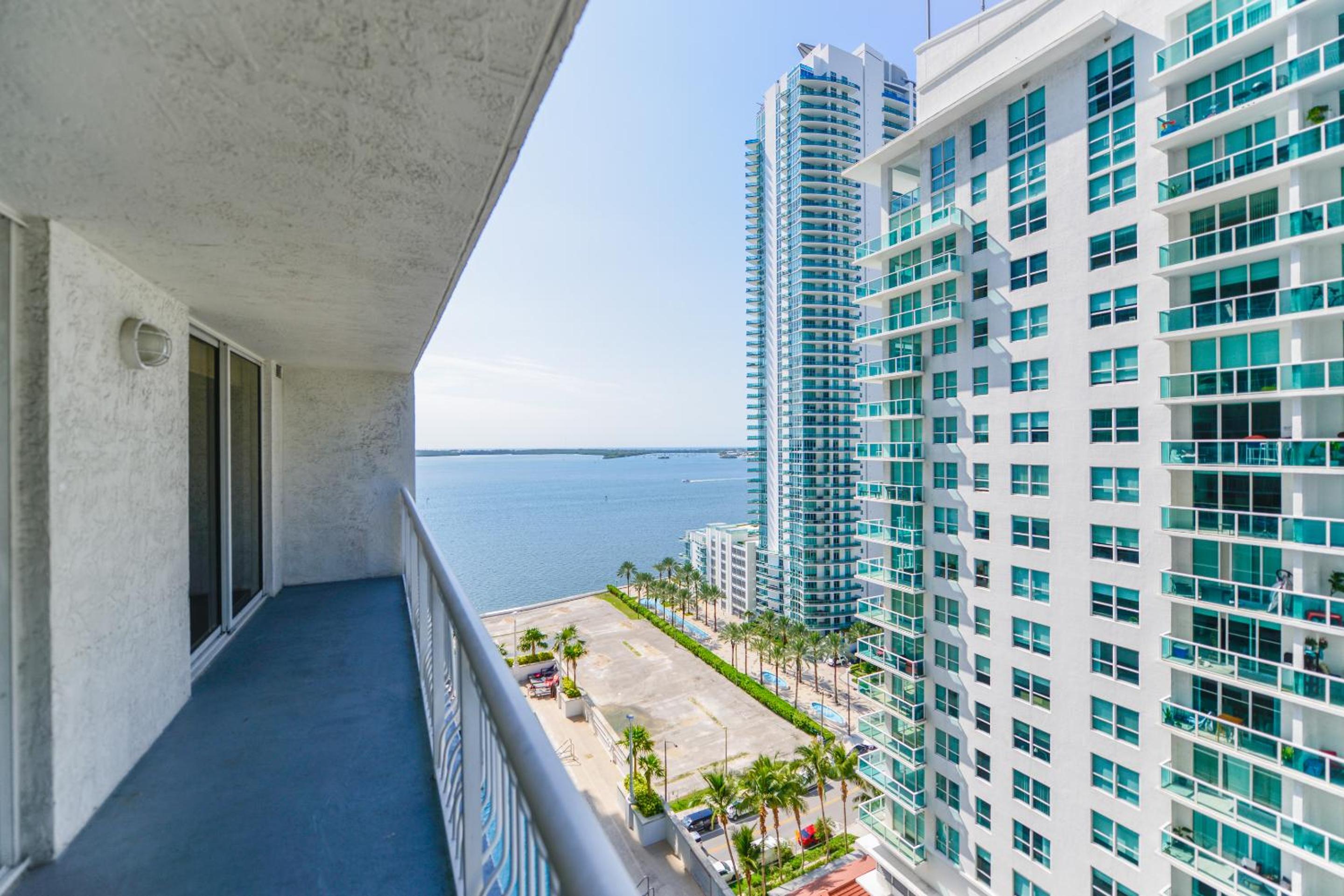 Amazing 3 BR Condo At Brickell with Pool