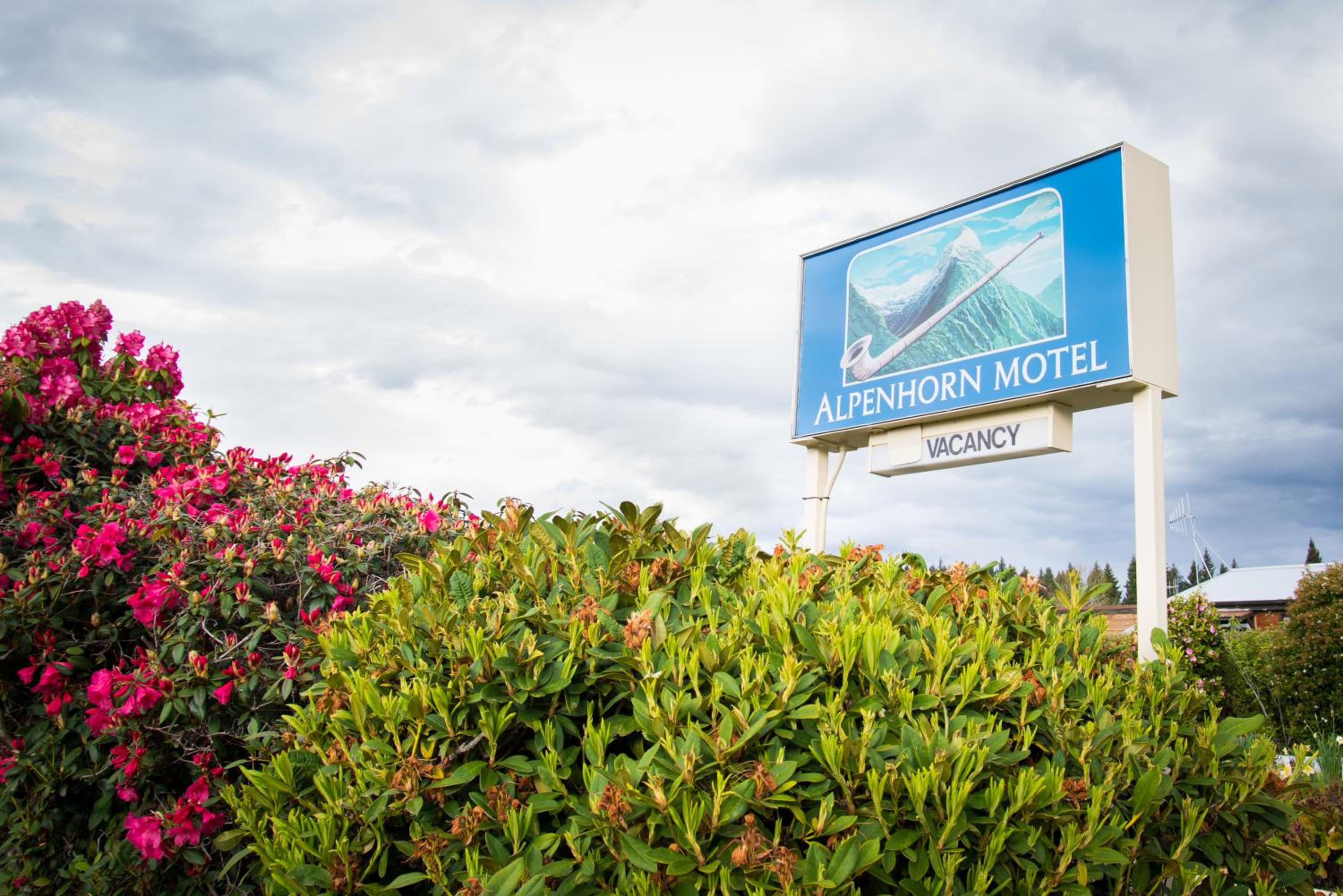 Alpenhorn Motel - Image 2