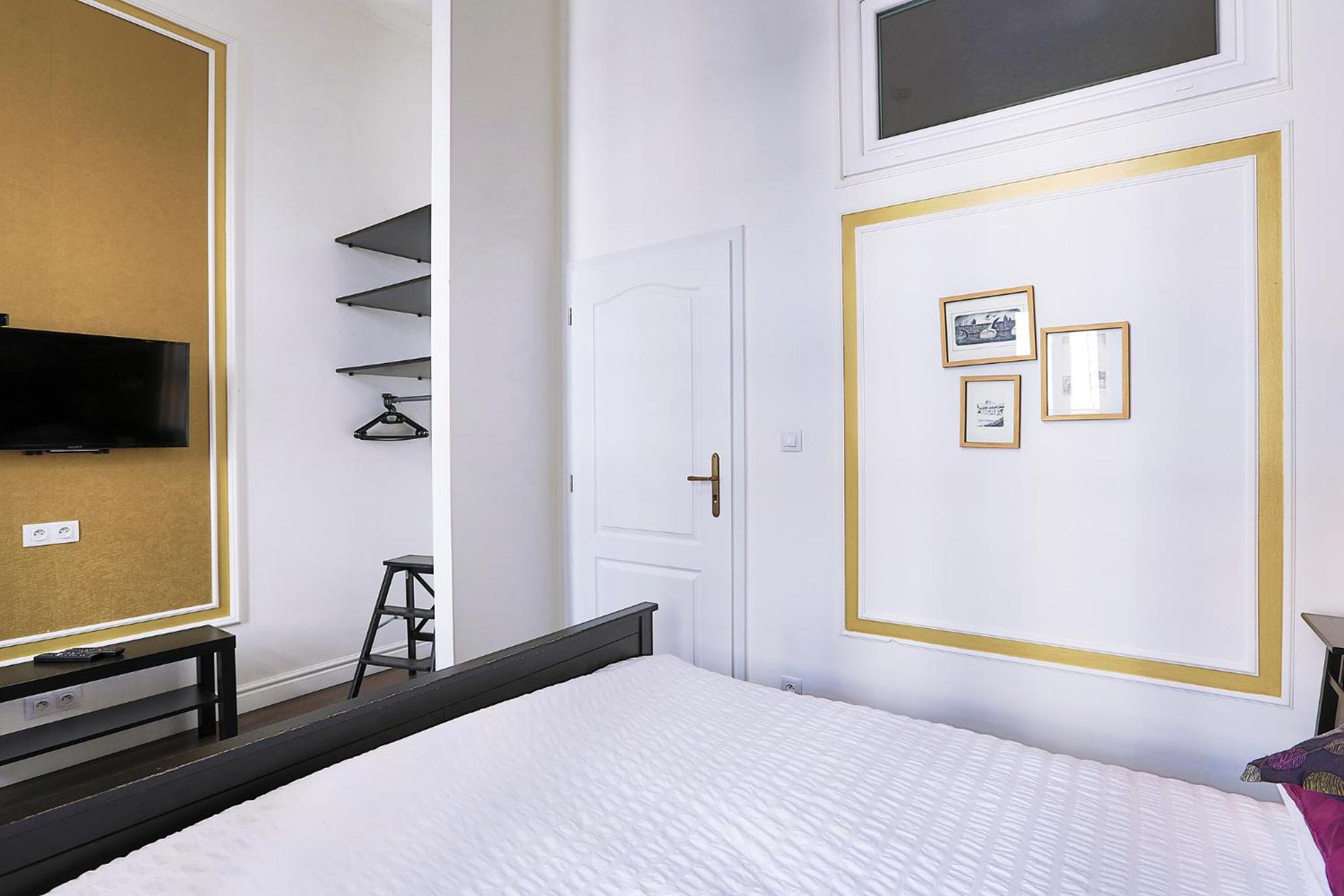 Two-bedroom Haven In The Old Town